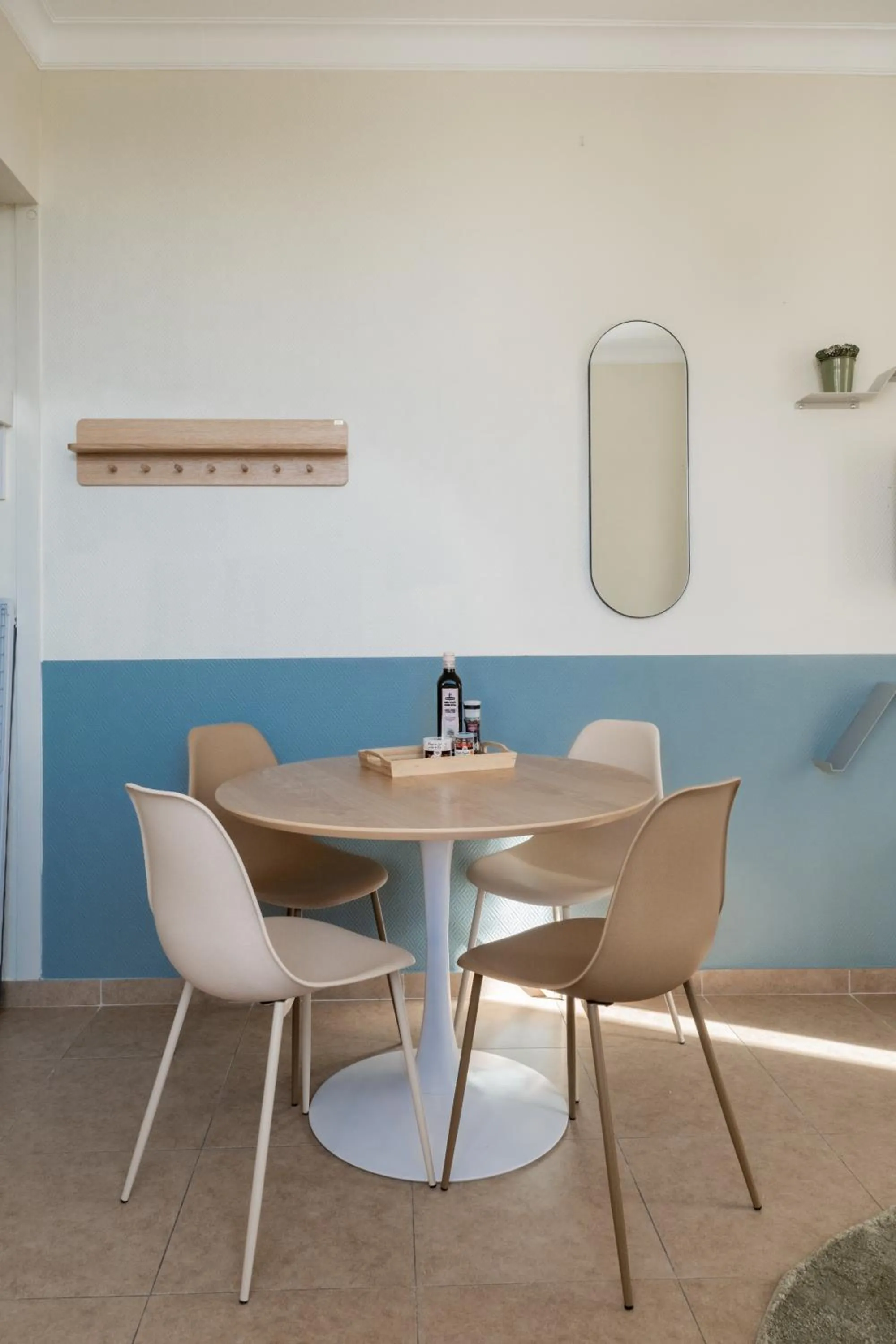 Dining area in Résidence Château d'Acotz - Appartements avec piscine à 300m des Plages & Océan