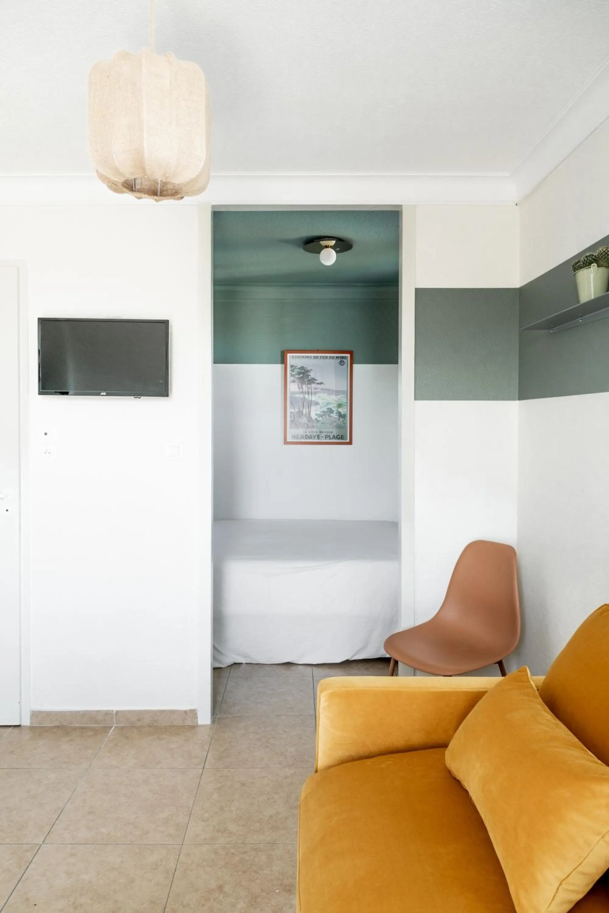 Seating area in Résidence Château d'Acotz - Appartements avec piscine à 300m des Plages & Océan