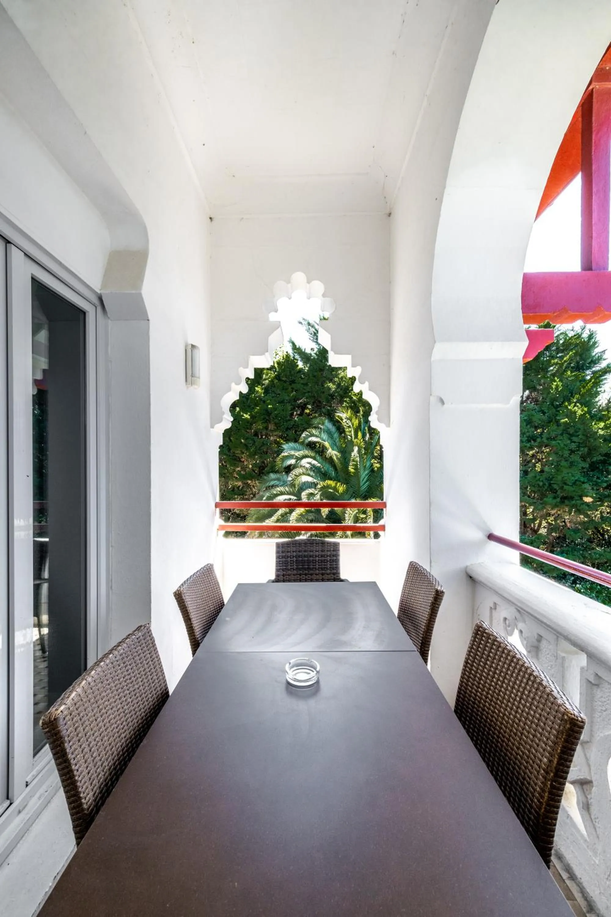 Balcony/Terrace in Résidence Château d'Acotz - Appartements avec piscine à 300m des Plages & Océan