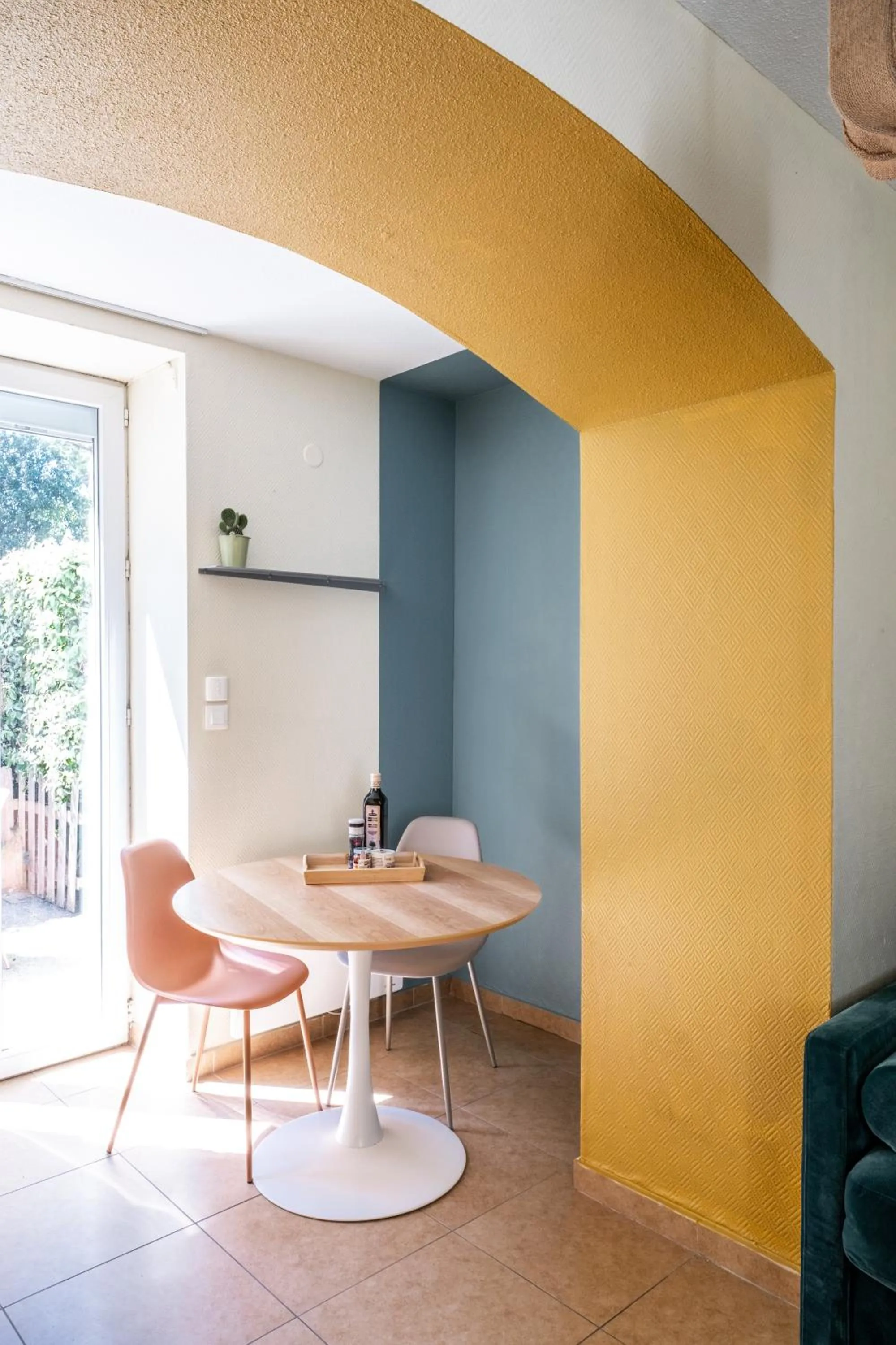 Dining area in Résidence Château d'Acotz - Appartements avec piscine à 300m des Plages & Océan