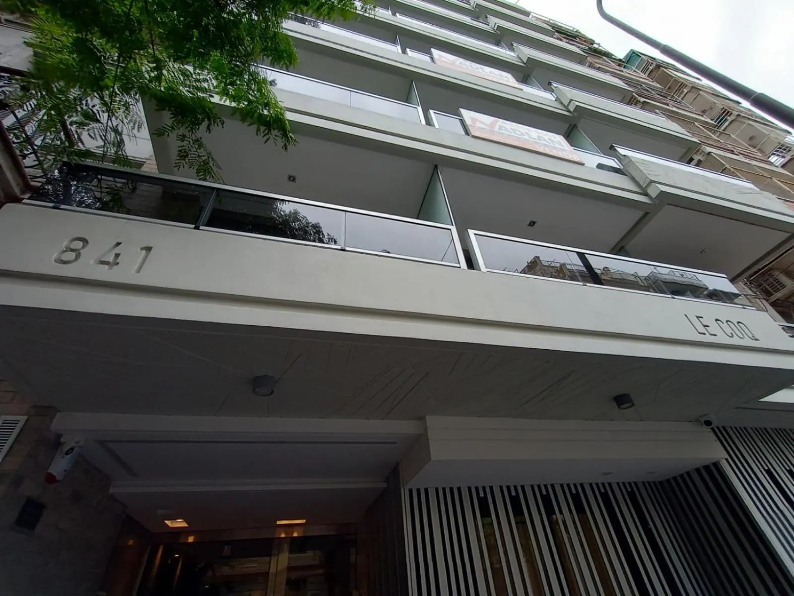 Property building in In House BA - Le coq