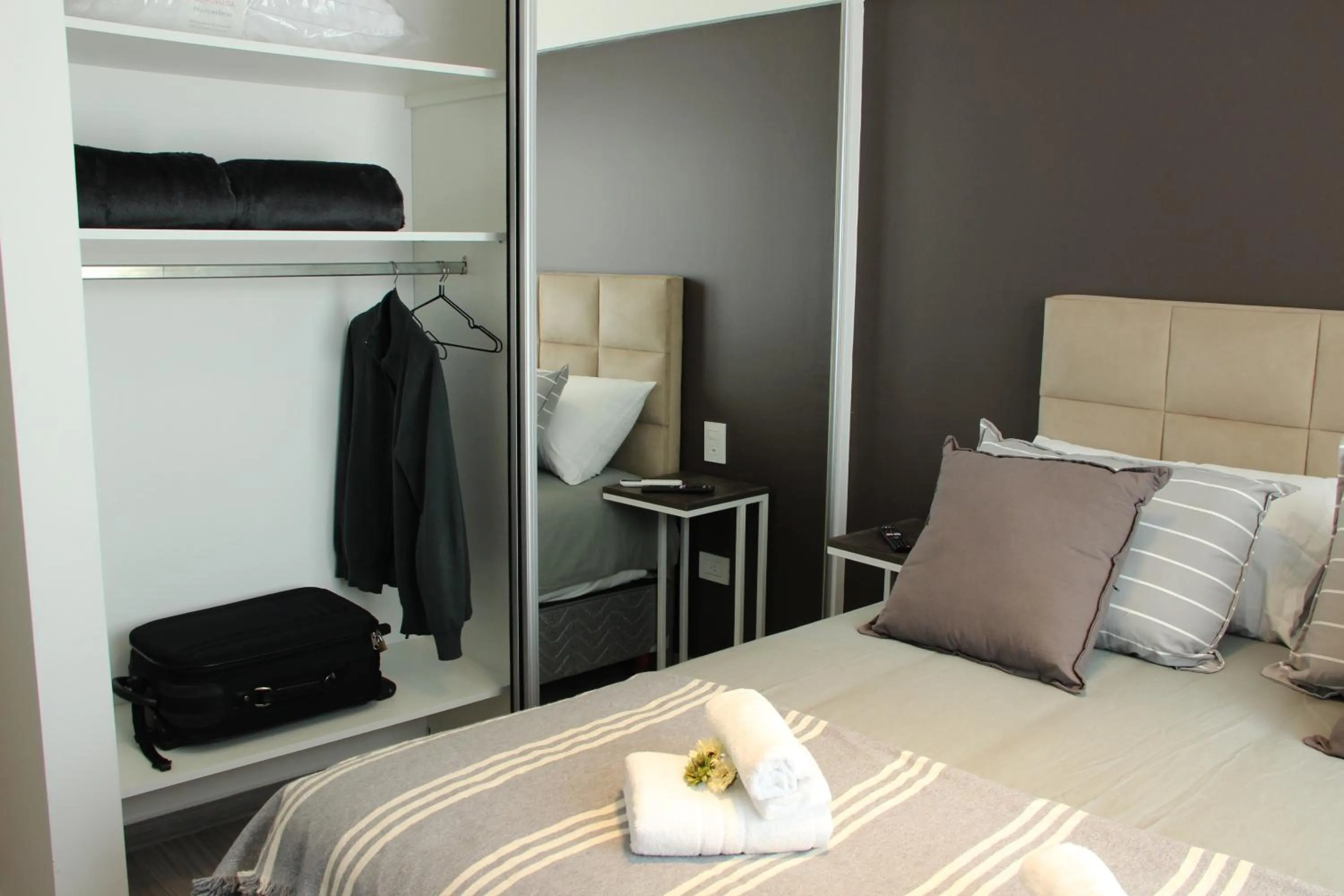 Bedroom, Bed in In House BA - Le coq