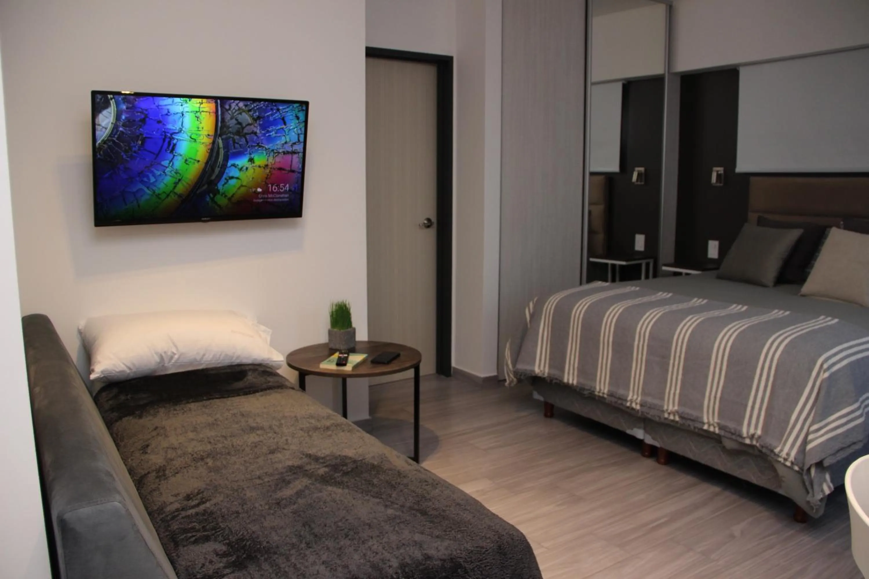 Photo of the whole room, Bed in In House BA - Le coq