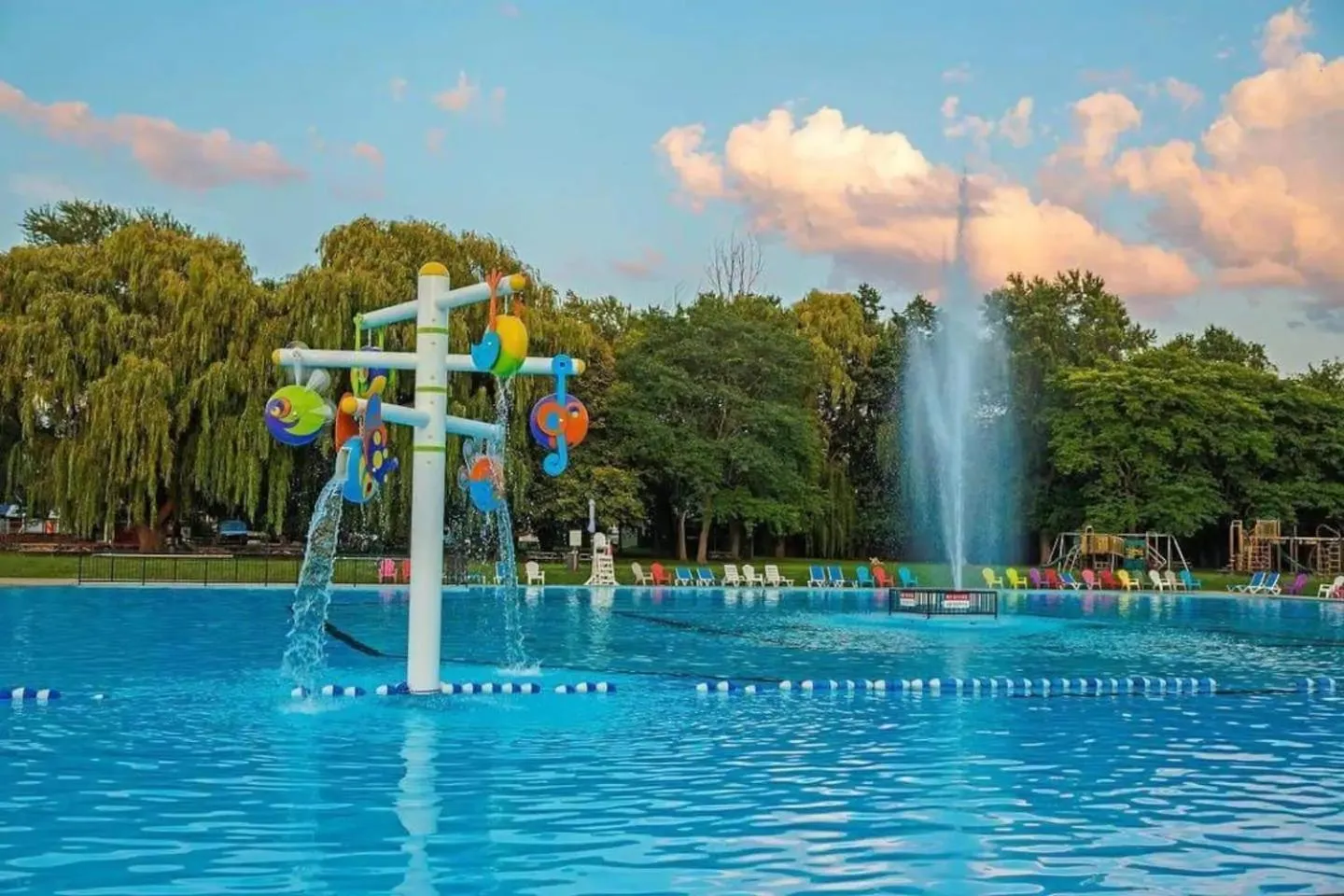 Swimming pool in Falcon Cottages