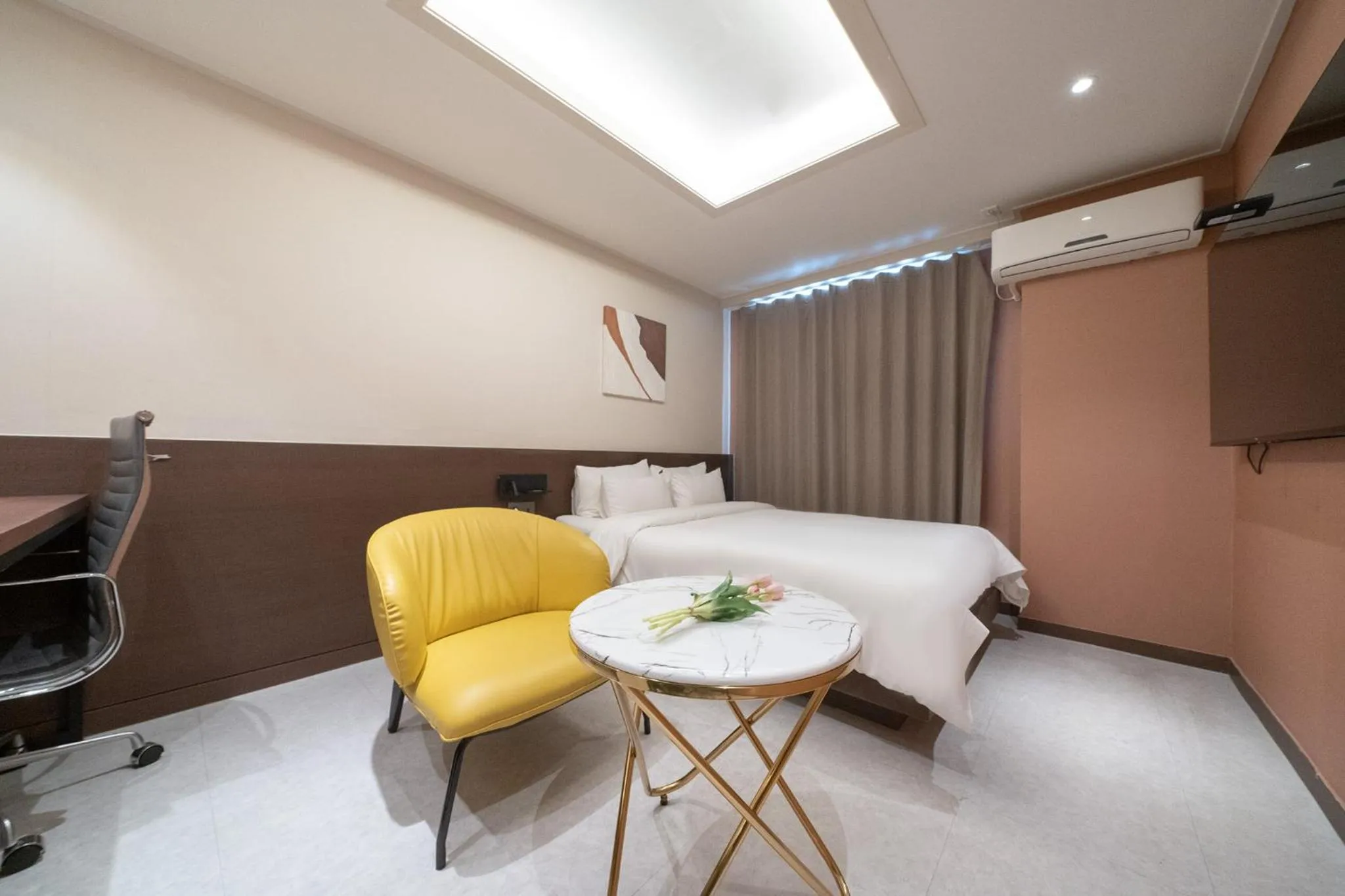 Seating area in H-Avenue Hotel Geomdan New Town