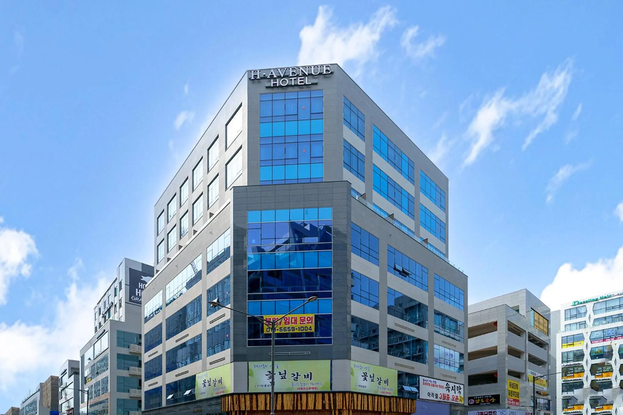 Property building in H-Avenue Hotel Geomdan New Town