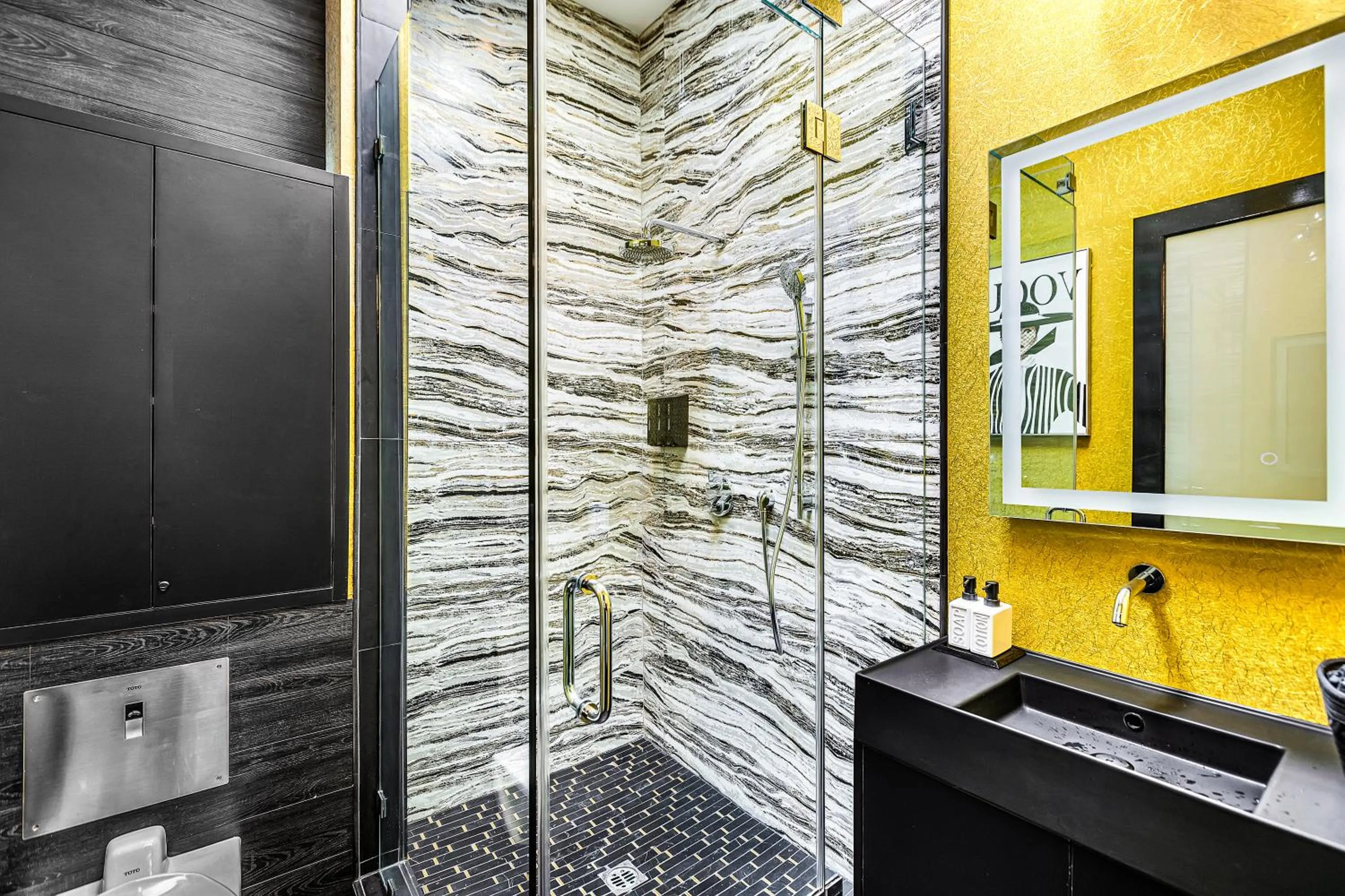 Bathroom in SW Beach Hotel