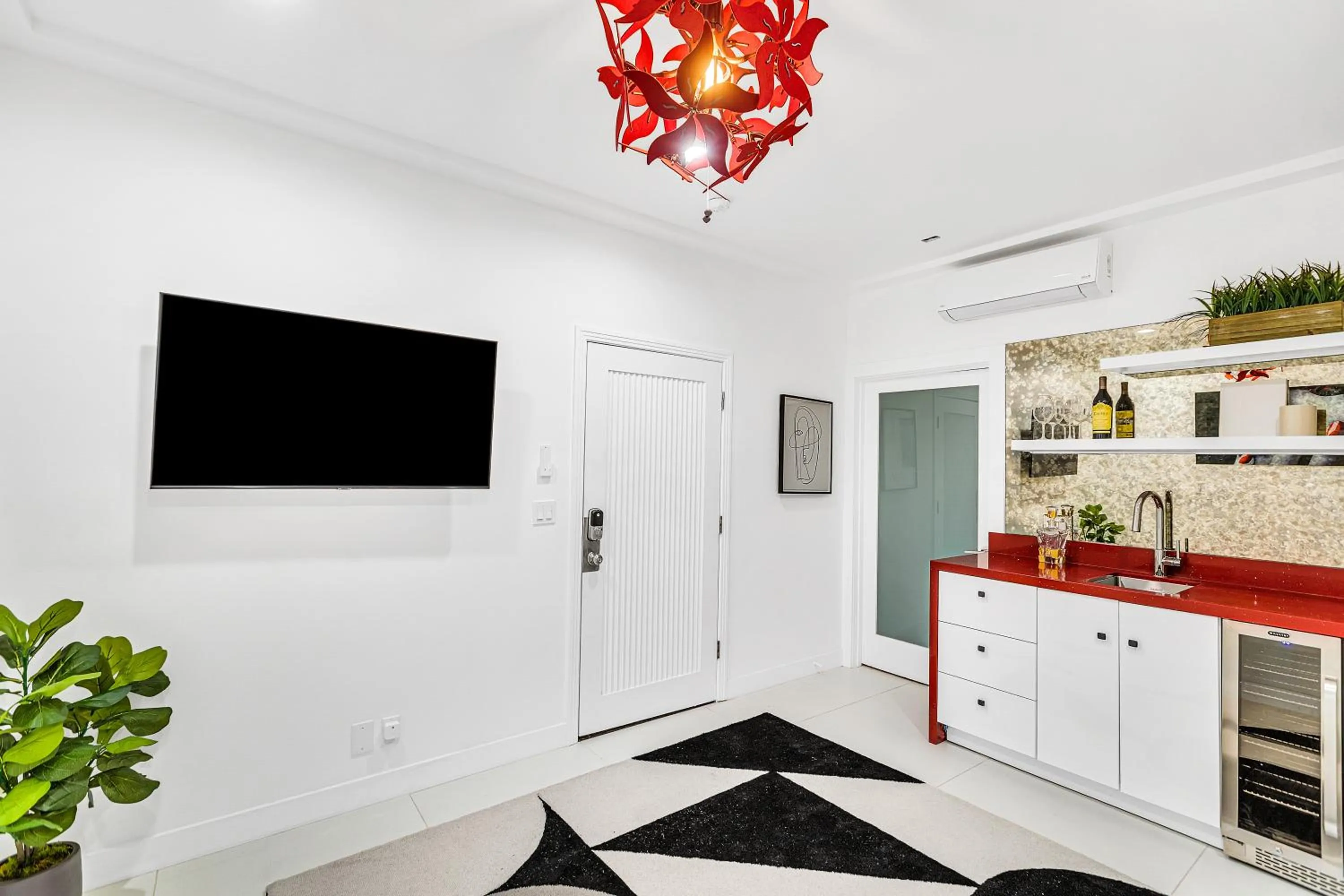 TV and multimedia in SW Beach Hotel