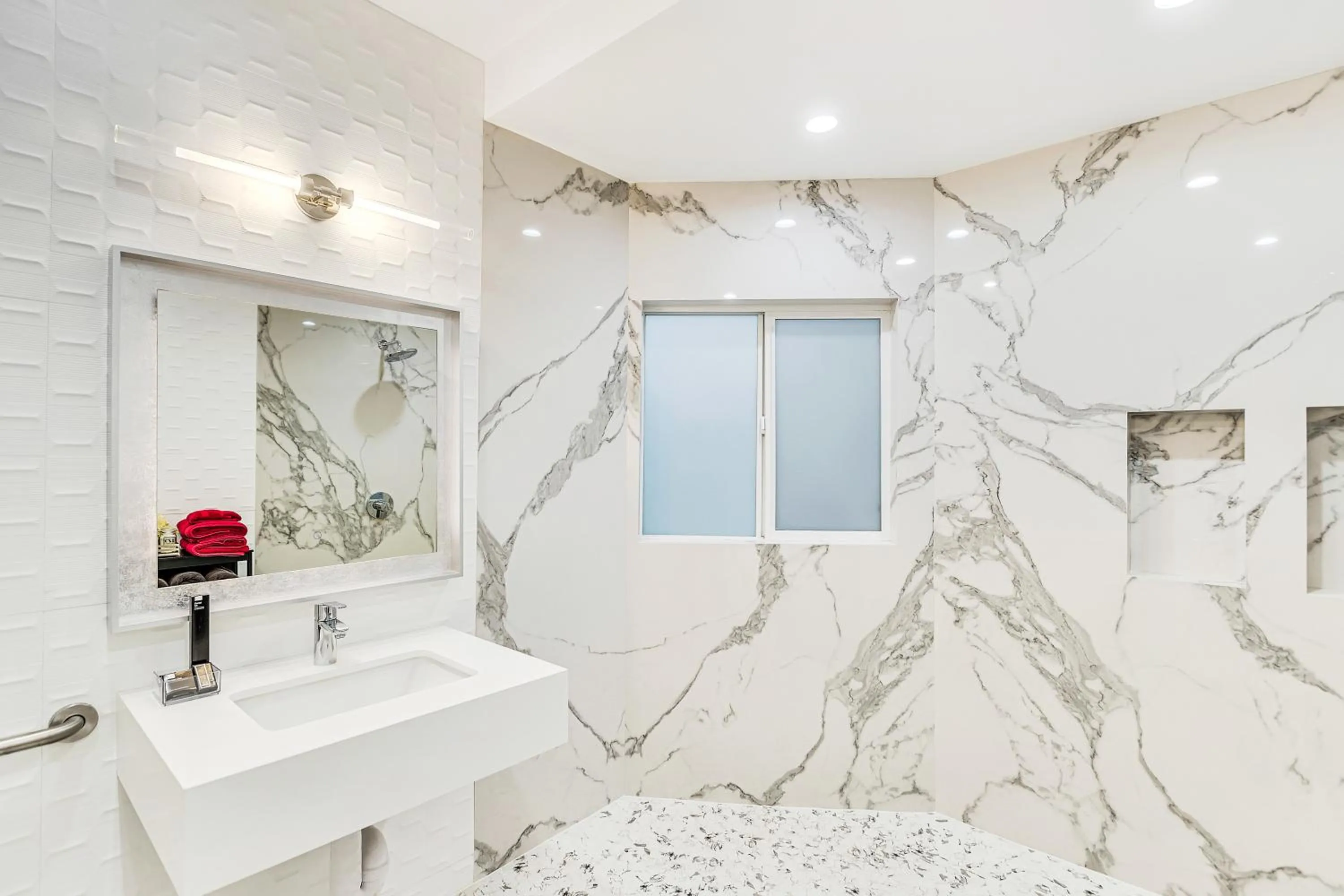 Bathroom in SW Beach Hotel