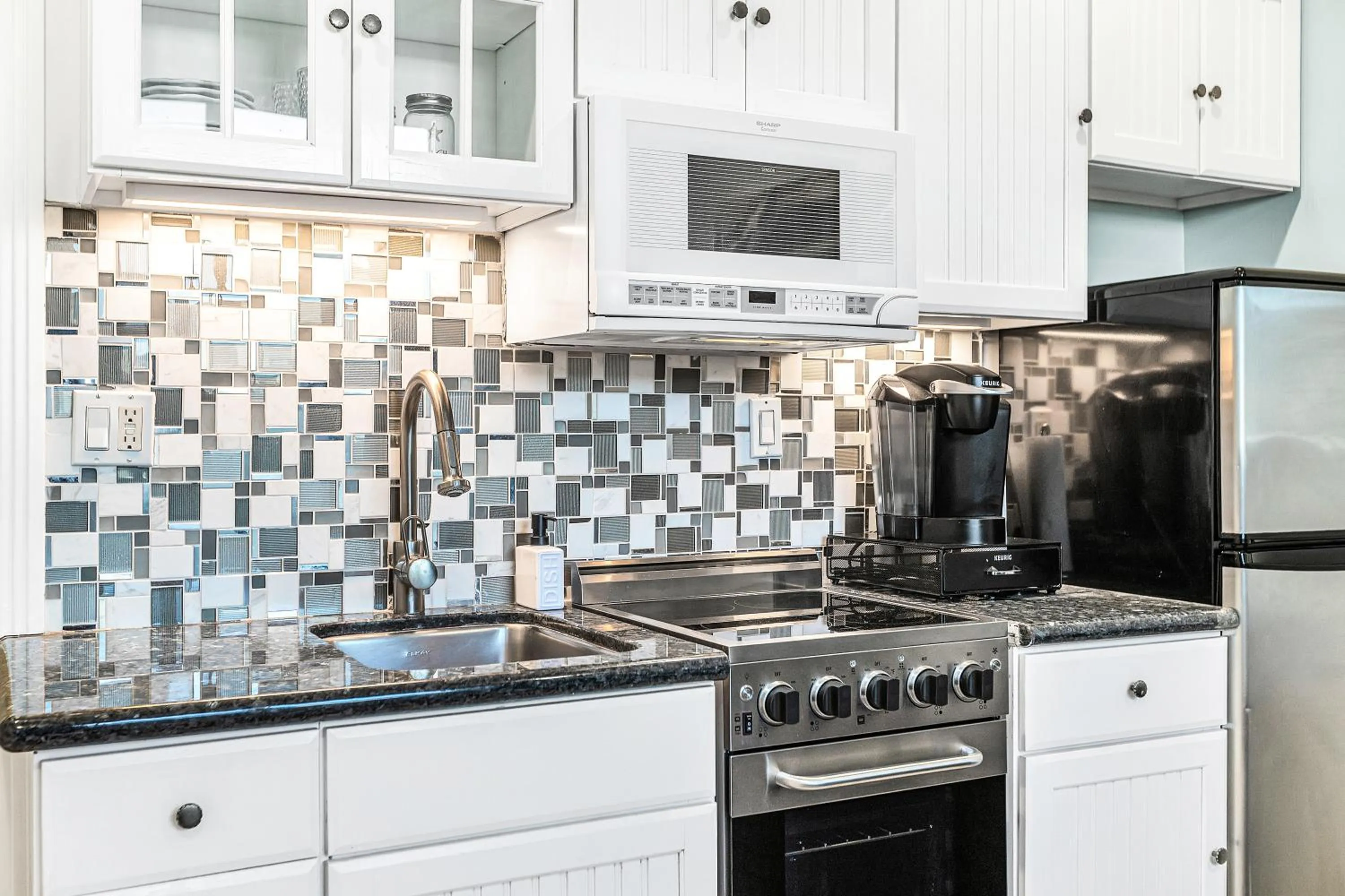 Coffee/tea facilities in SW Beach Hotel