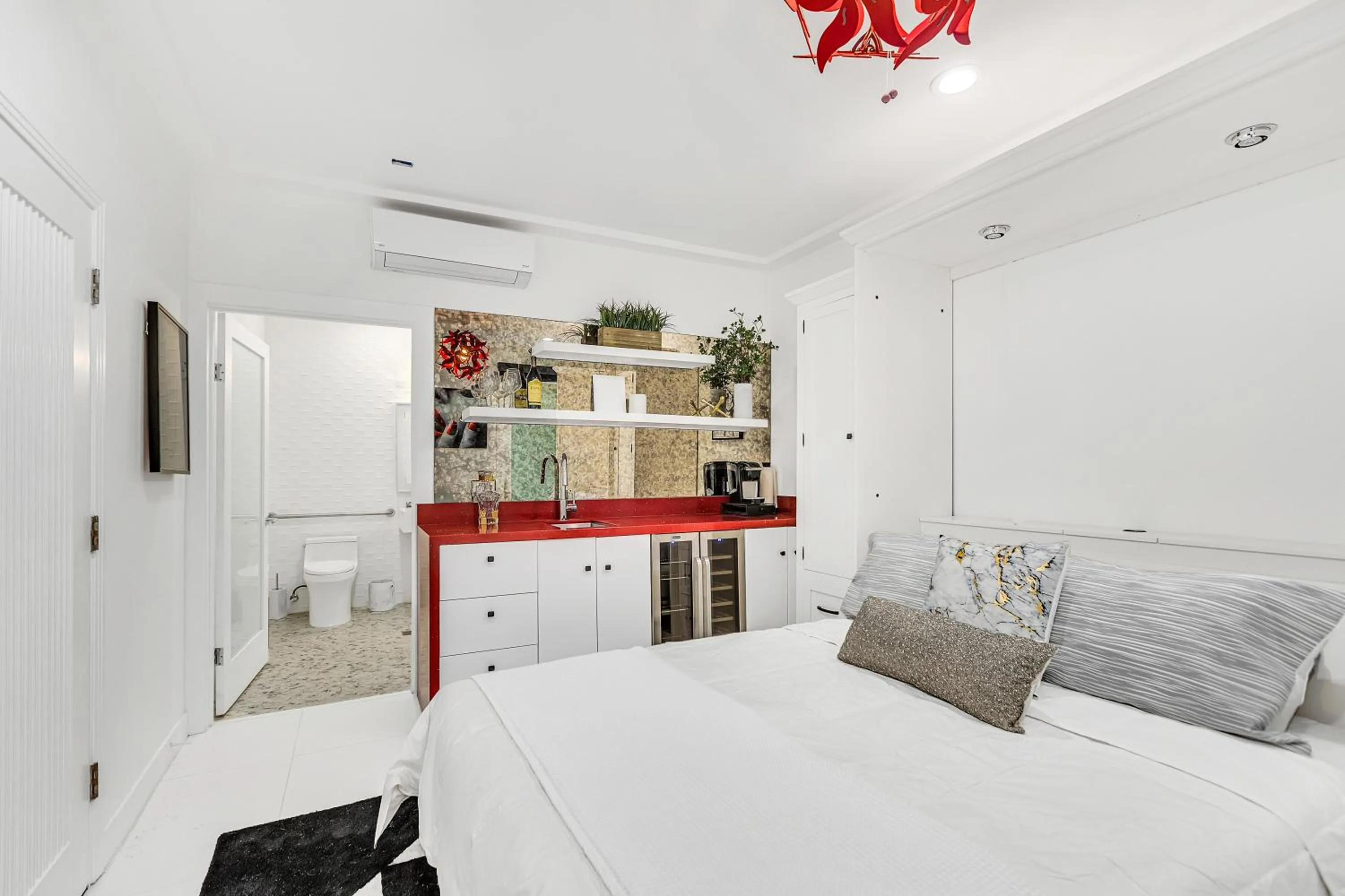 Photo of the whole room, Bed in SW Beach Hotel