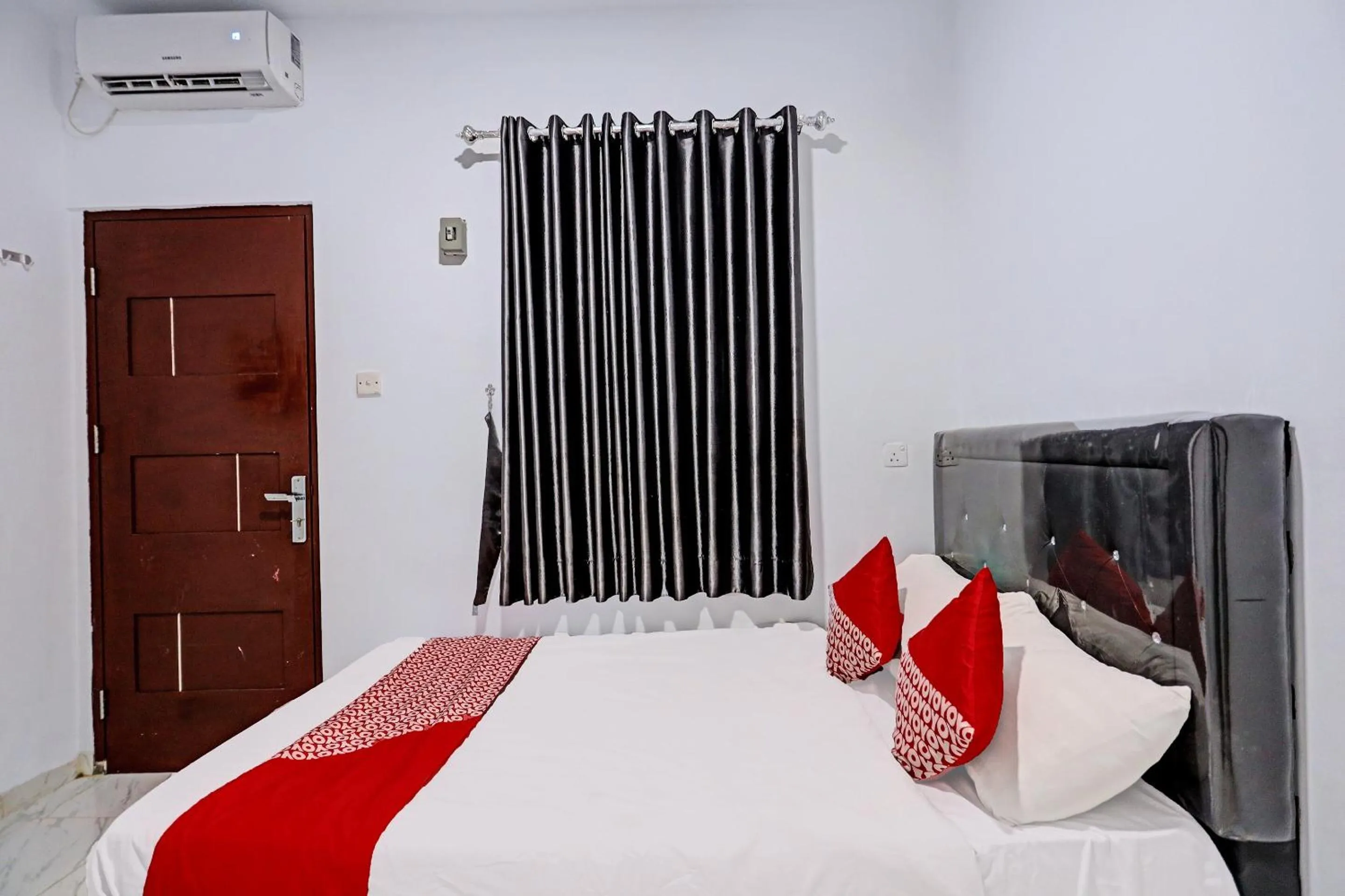 Bedroom, Bed in Hotel O Nagoya House Syariah