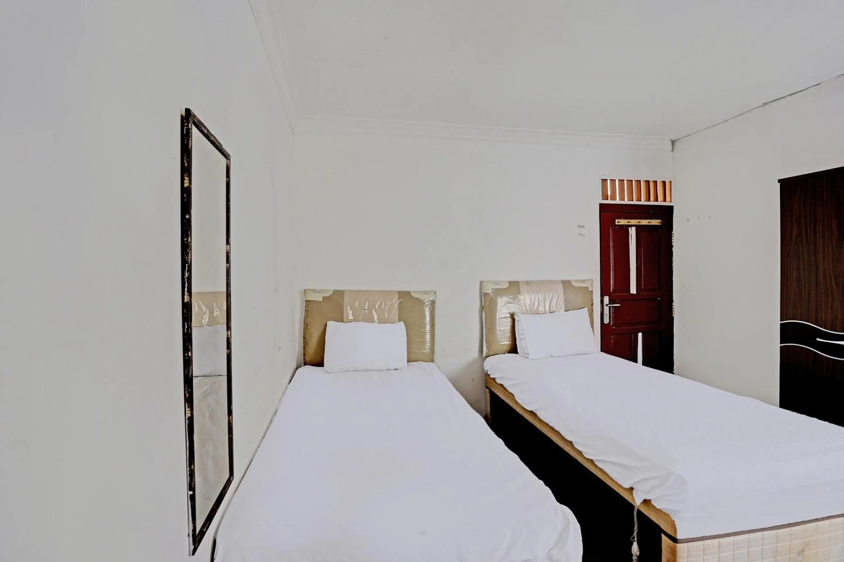 Bedroom, Bed in SPOT ON 92529 Penginapan Wisma Bintang Syariah Near MTs Al Ma'arif Kota Bangun