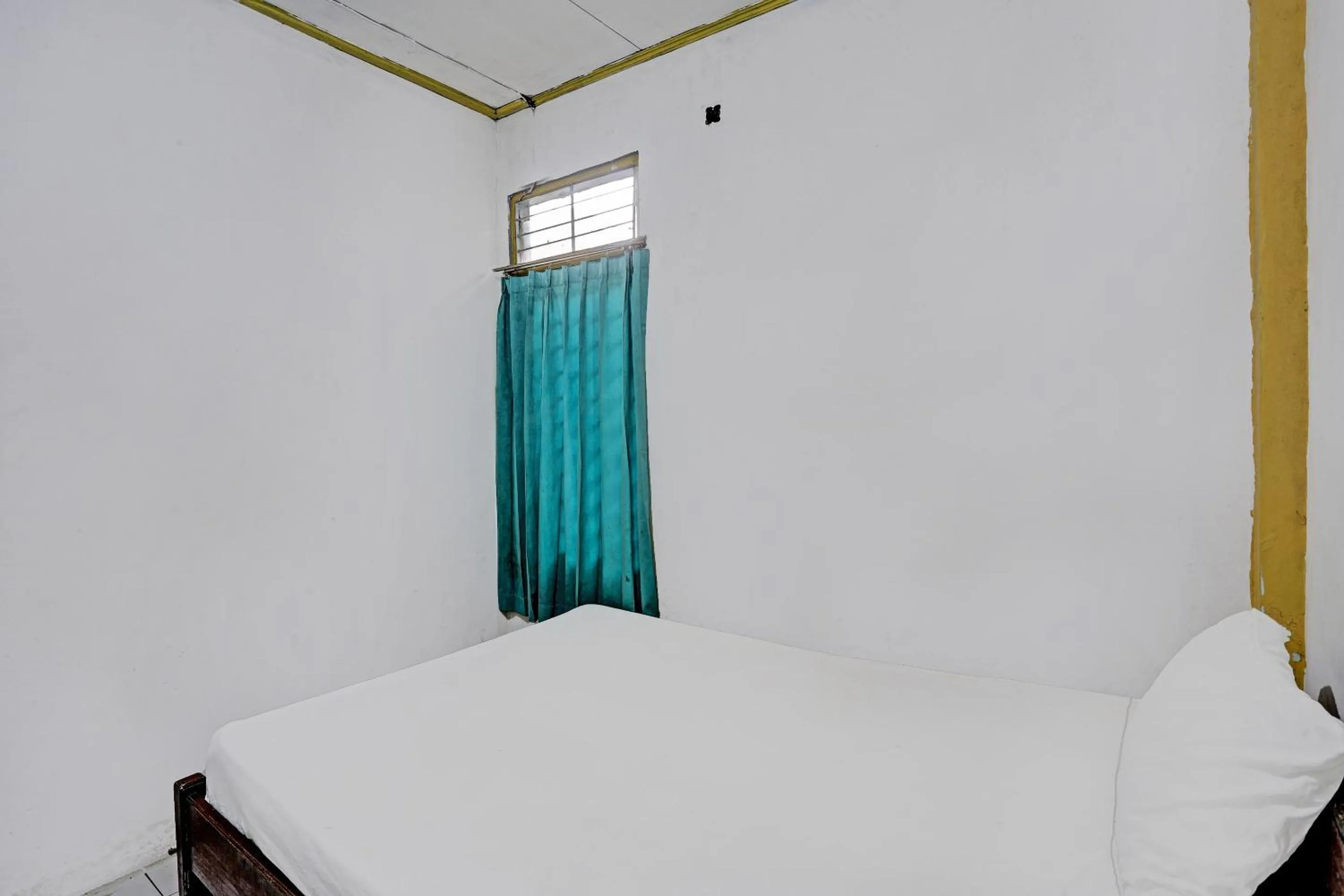 Bedroom, Bed in SPOT ON 92529 Penginapan Wisma Bintang Syariah Near MTs Al Ma'arif Kota Bangun