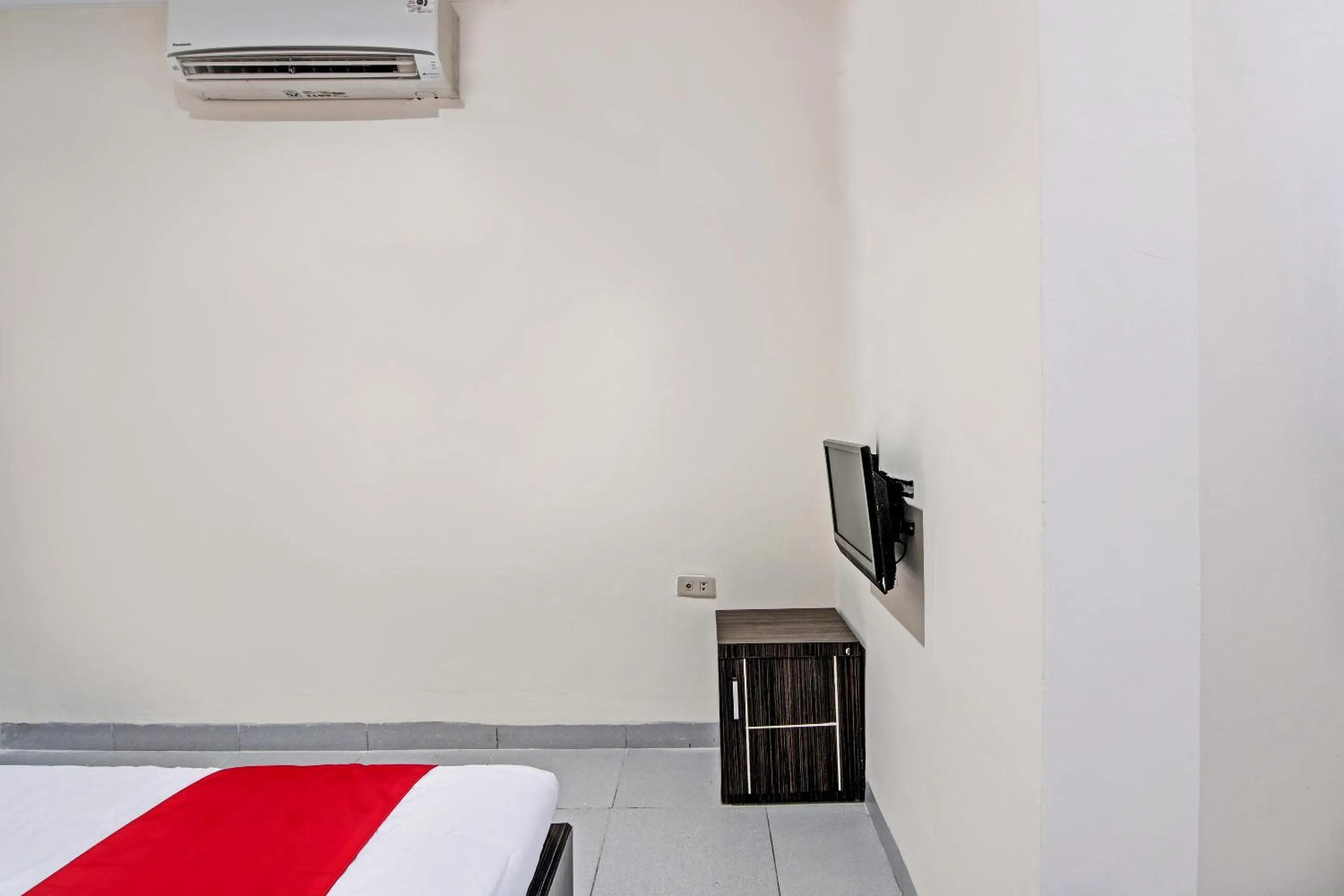 Bedroom, Bed in Hotel O Rosela House Syariah