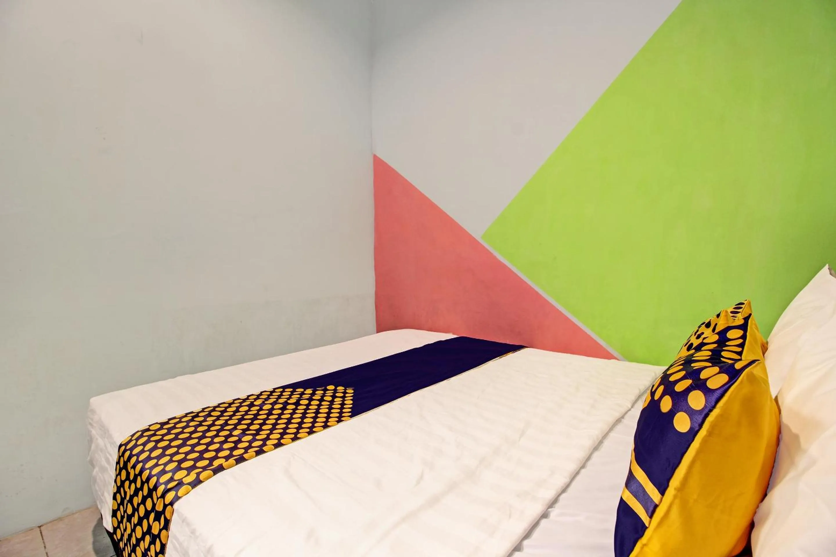 Bedroom, Bed in Hotel O Pacar Guesthouse