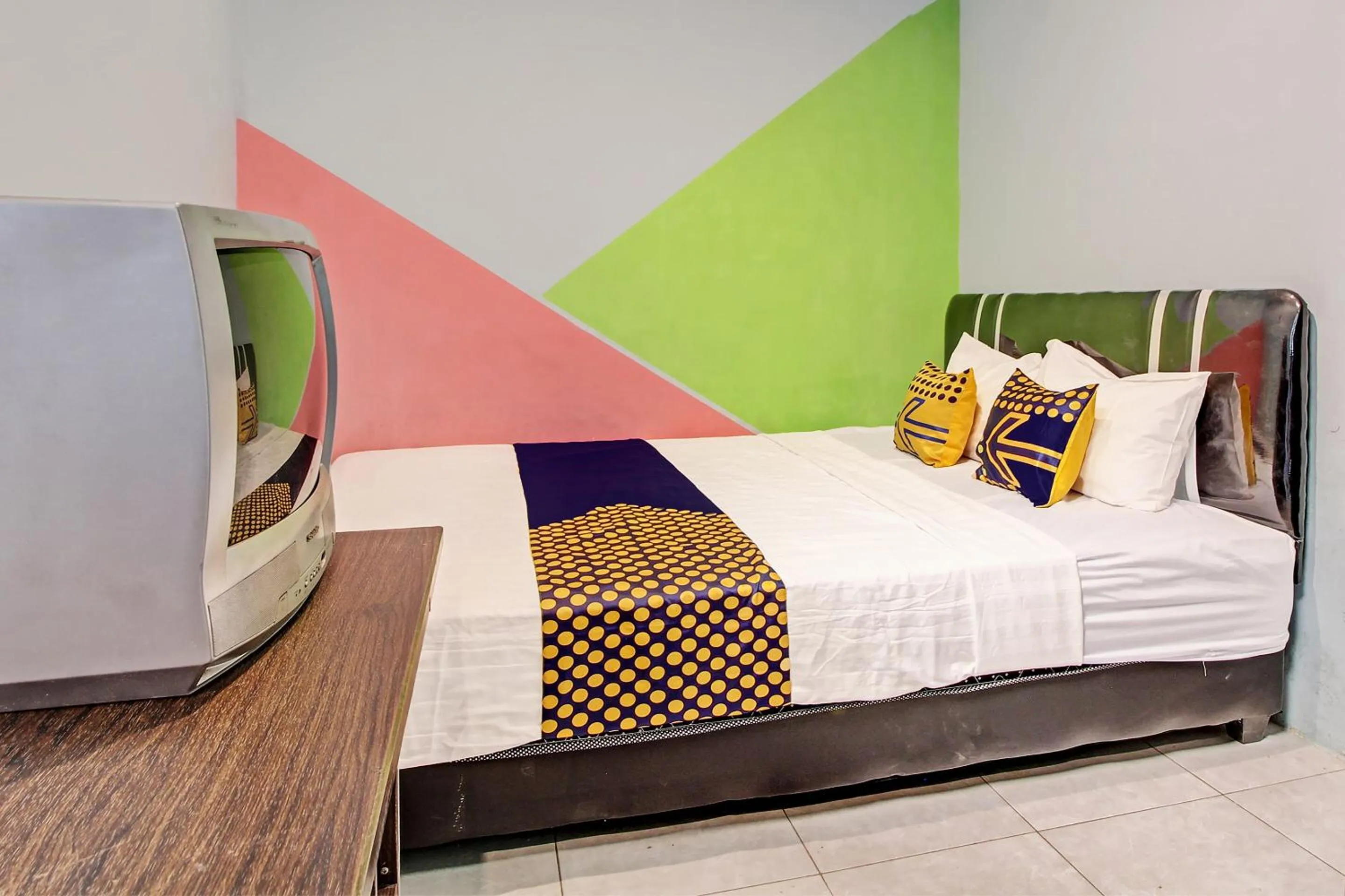 Bedroom, Bed in Hotel O Pacar Guesthouse