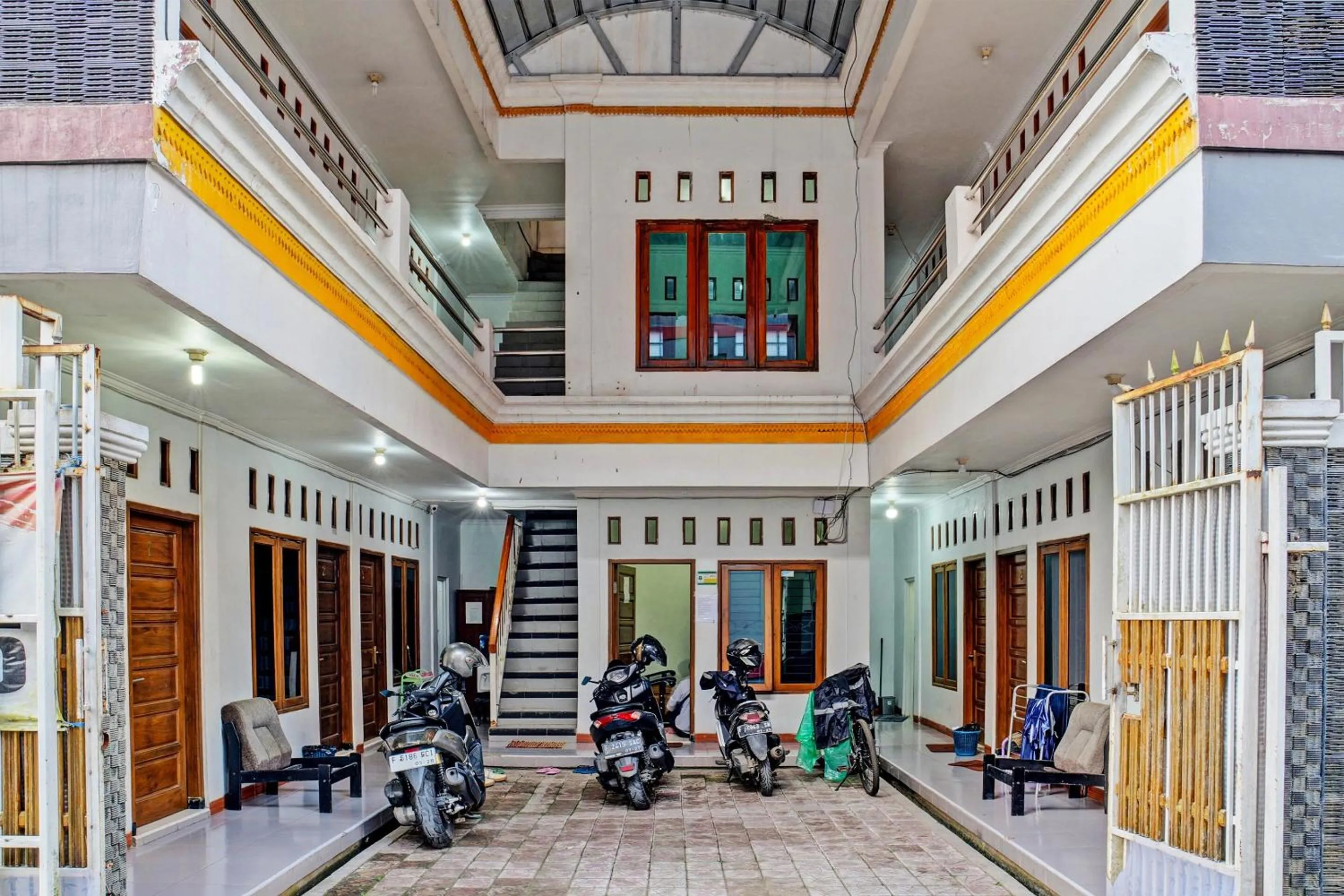 Facade/entrance in Hotel O Penginapan Hj Lilis Syariah