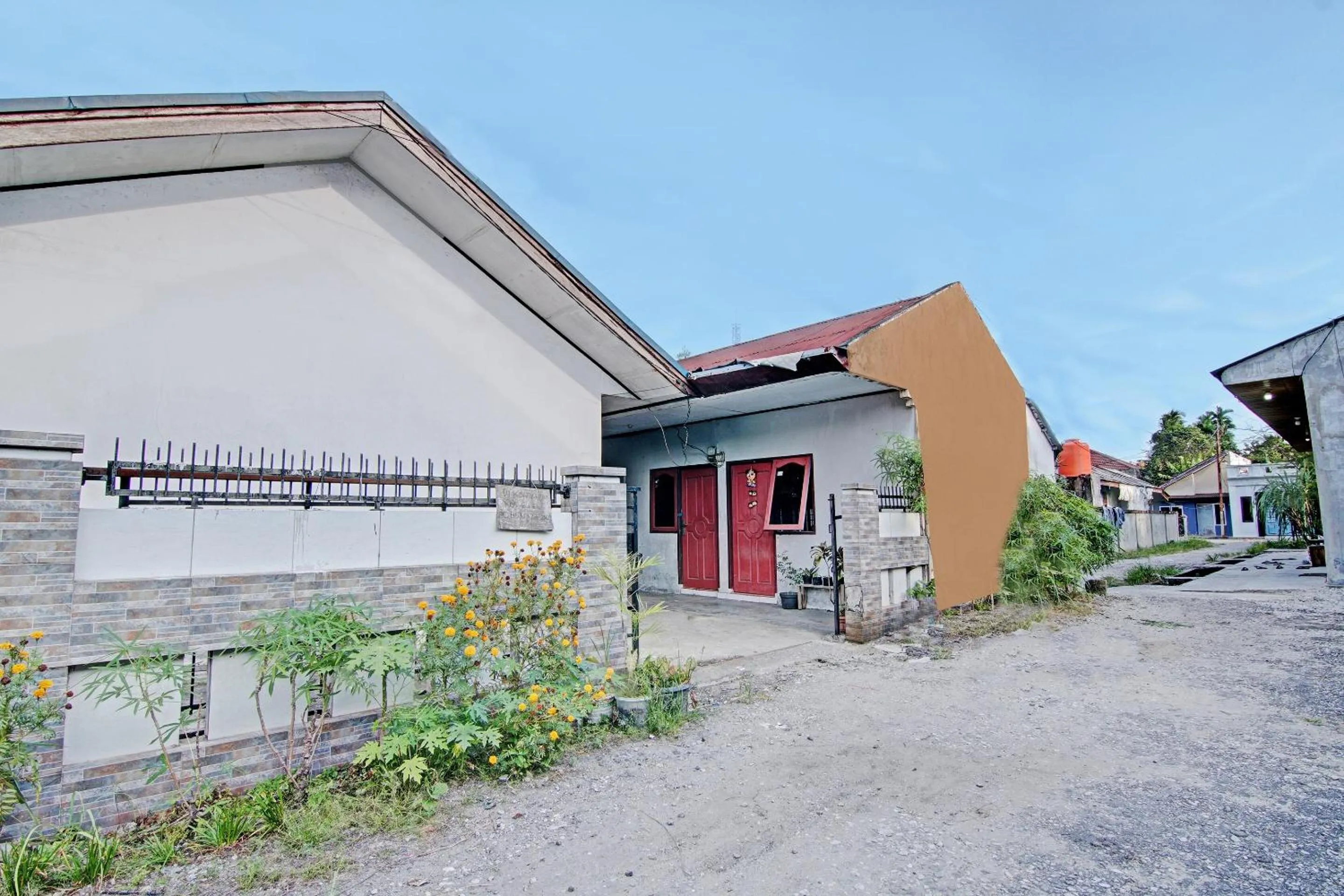 Facade/entrance in Hotel O Teguh Homestay Syariah