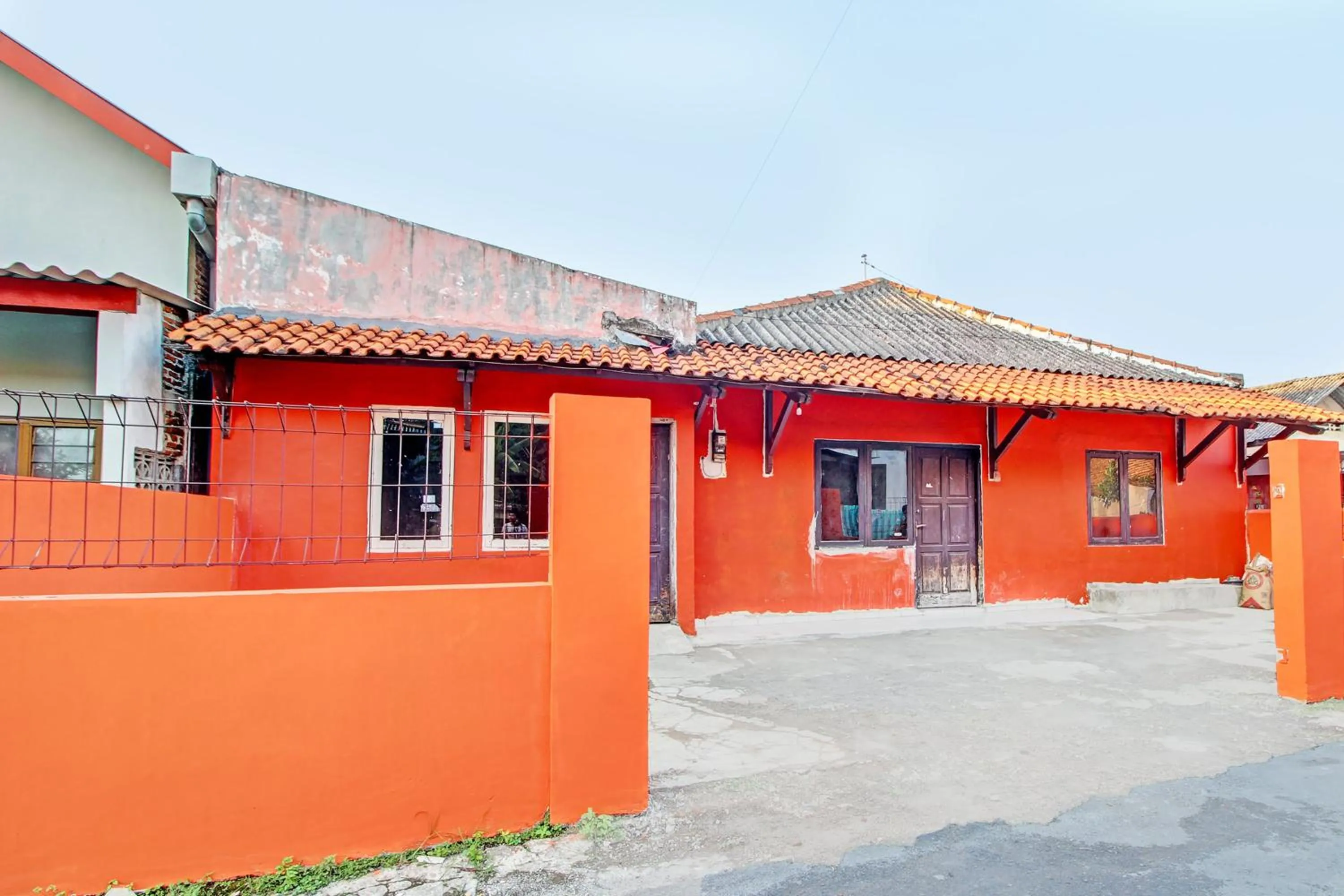 Facade/entrance in Hotel O Luqman Kostel Syariah
