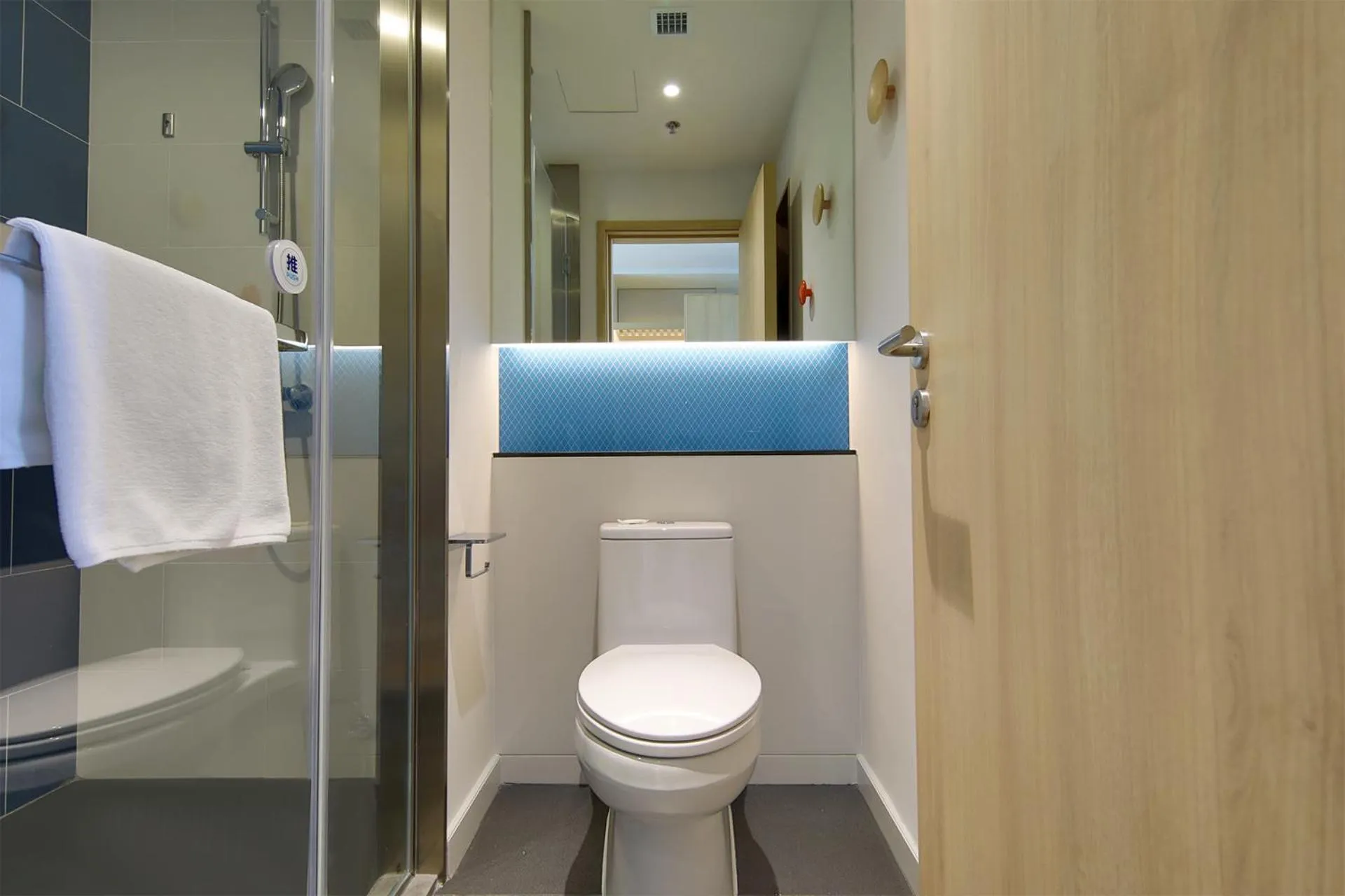 Bathroom in Holiday Inn Express Dalian Golden Pebble Beach by IHG