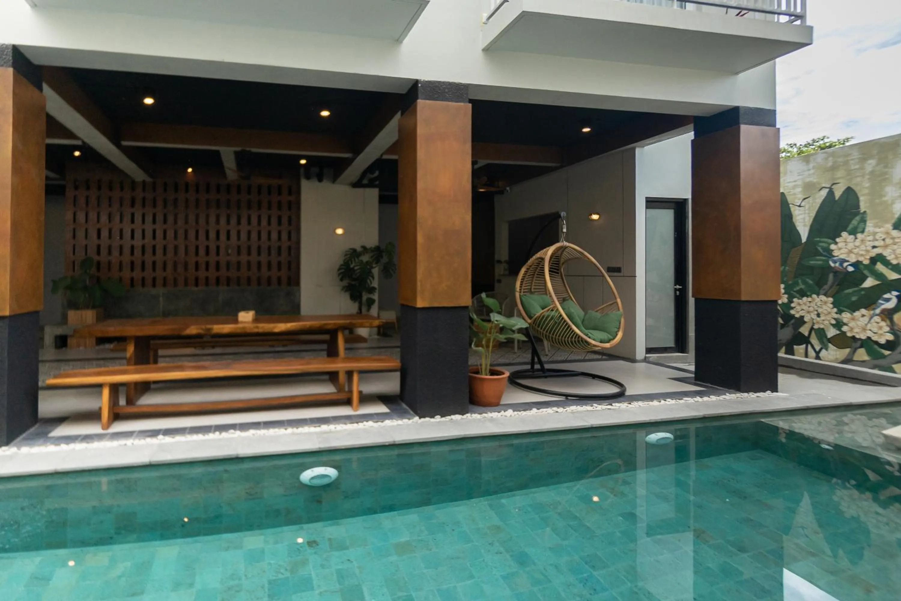 Swimming pool in Sarang Comfort