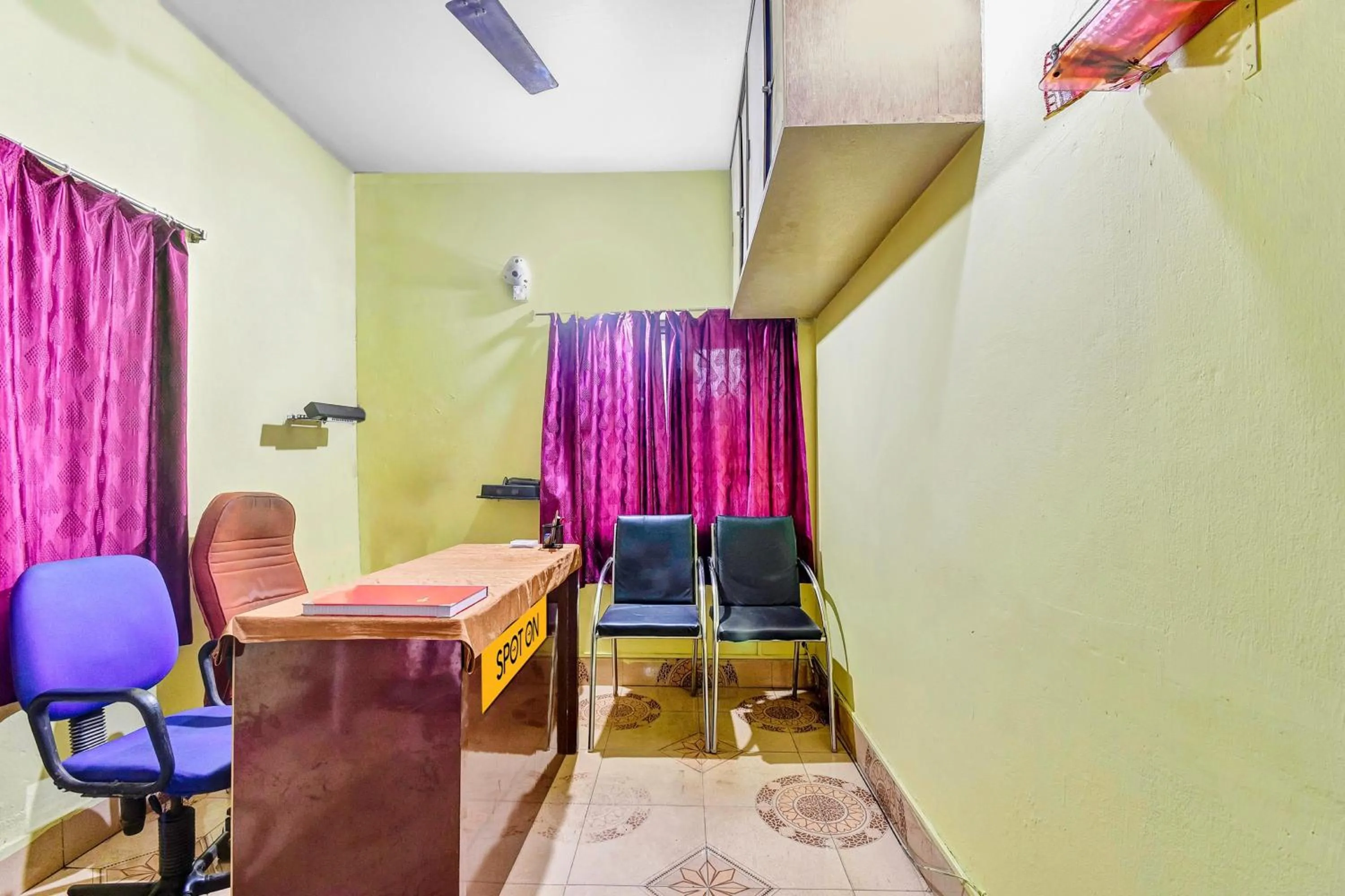 Lobby or reception in SPOT ON Trishakti Guest House