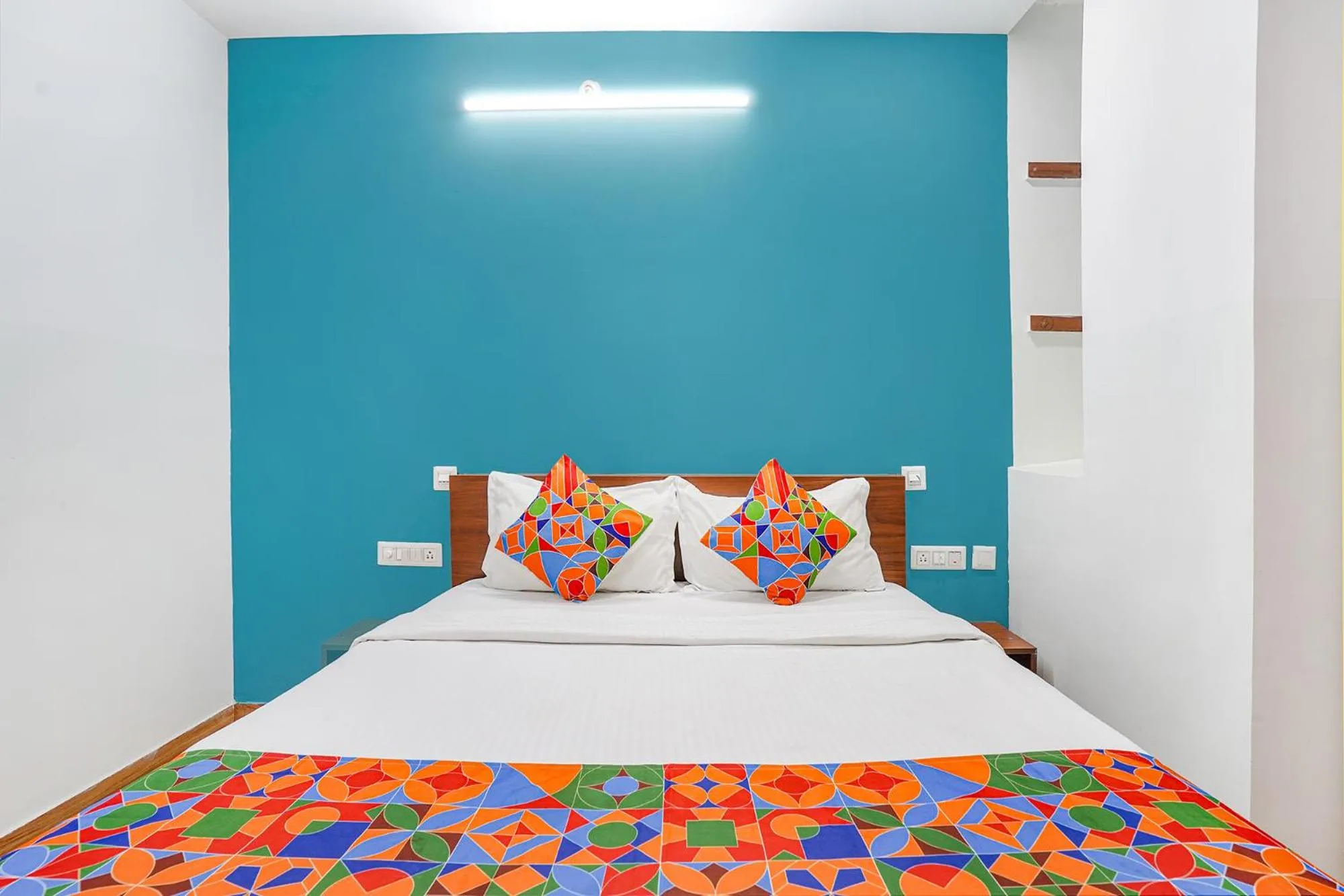 Bed in Via RLV Green Palace - Nr Kengeri Satellite Town