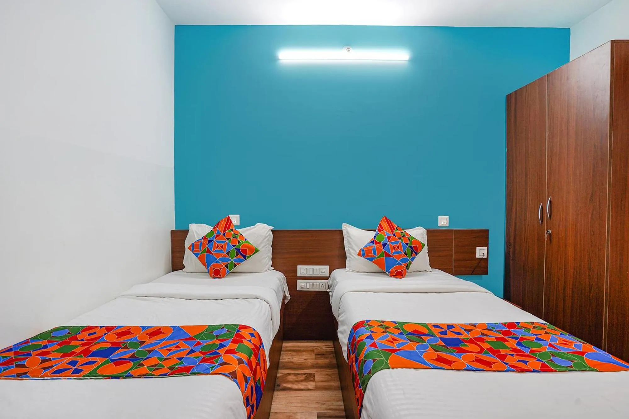 Bed in Via RLV Green Palace - Nr Kengeri Satellite Town