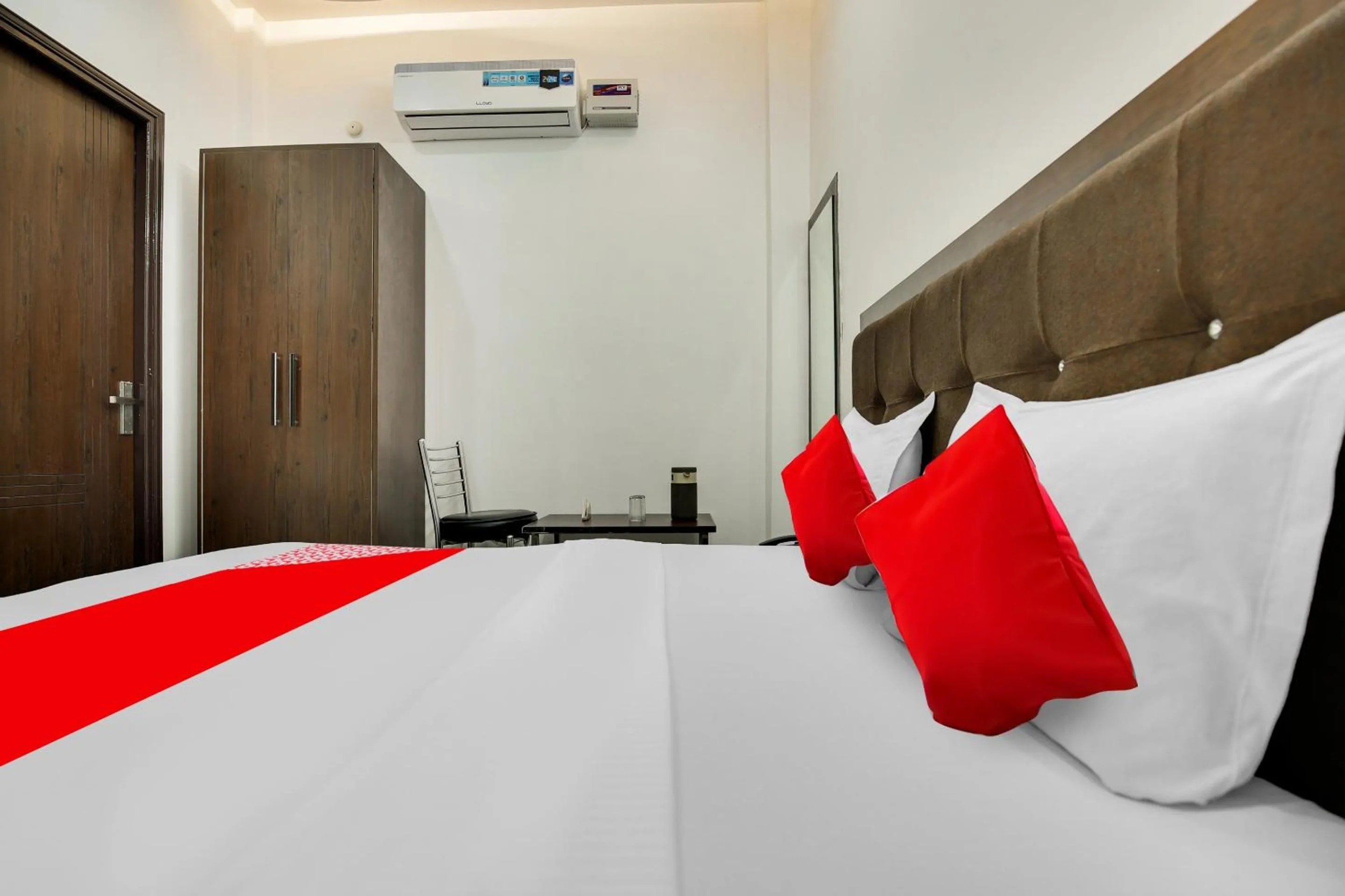 Bedroom, Bed in Hotel O King Star Residency