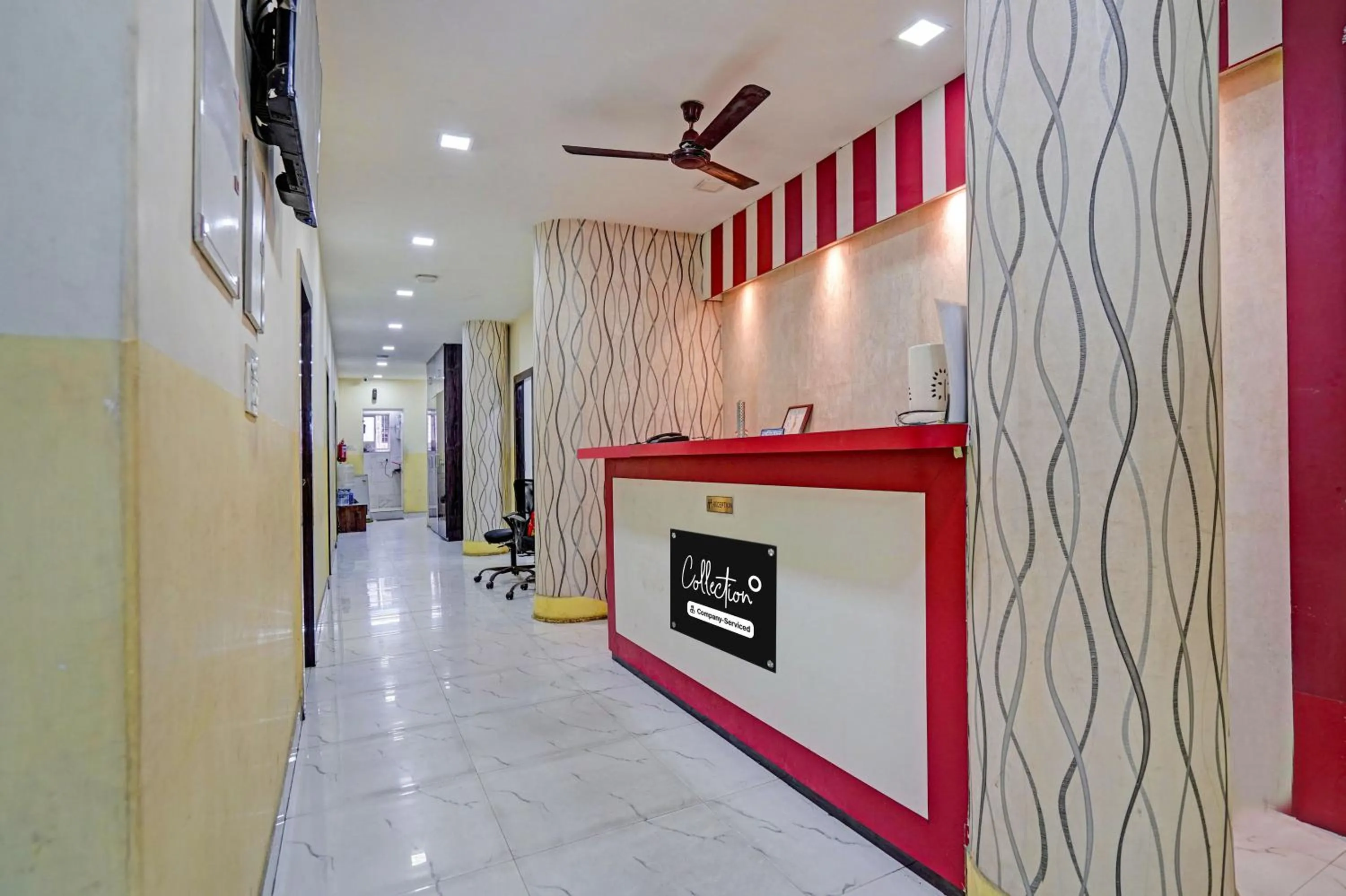 Lobby or reception in Super Collection O Dalhousie Square Kolkata Formerly G.N Palace