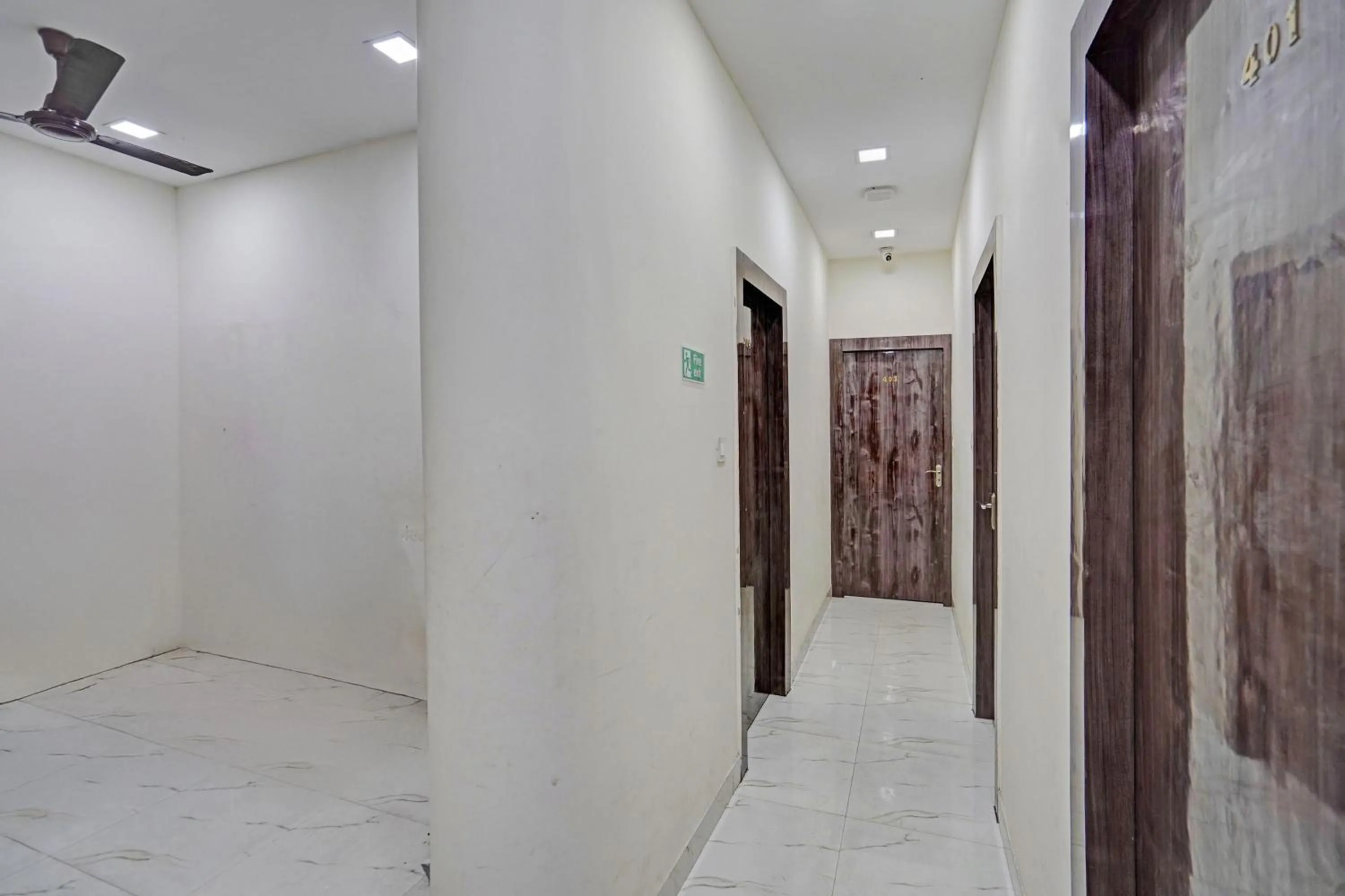 Lobby or reception in Super Collection O Dalhousie Square Kolkata Formerly G.N Palace