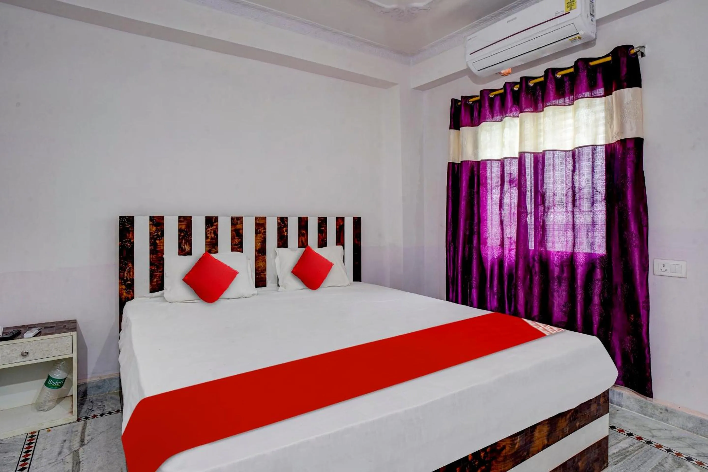 Lobby or reception, Bed in Hotel O by OYO Shravi