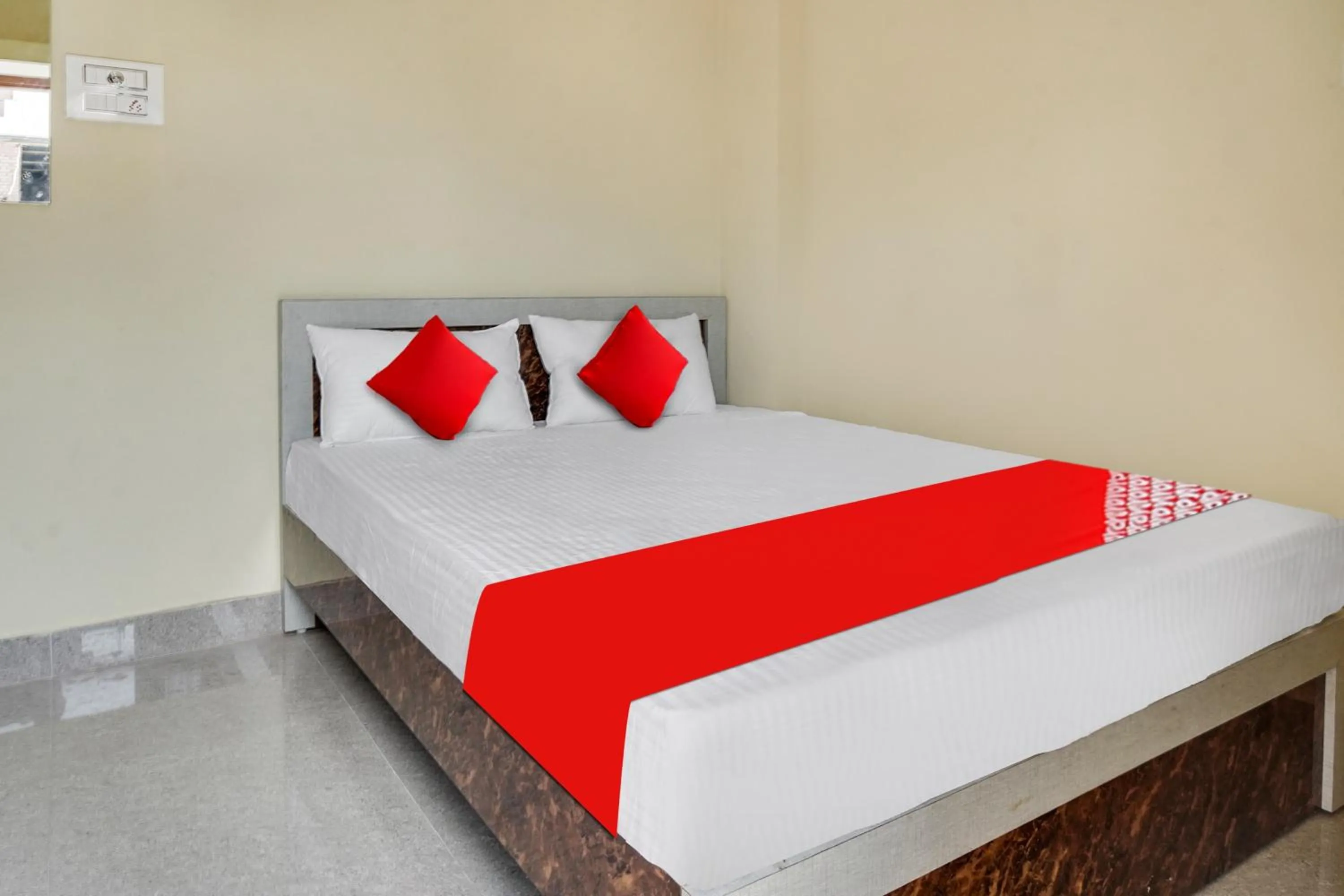 Bedroom, Bed in Hotel O Kashyap Inn