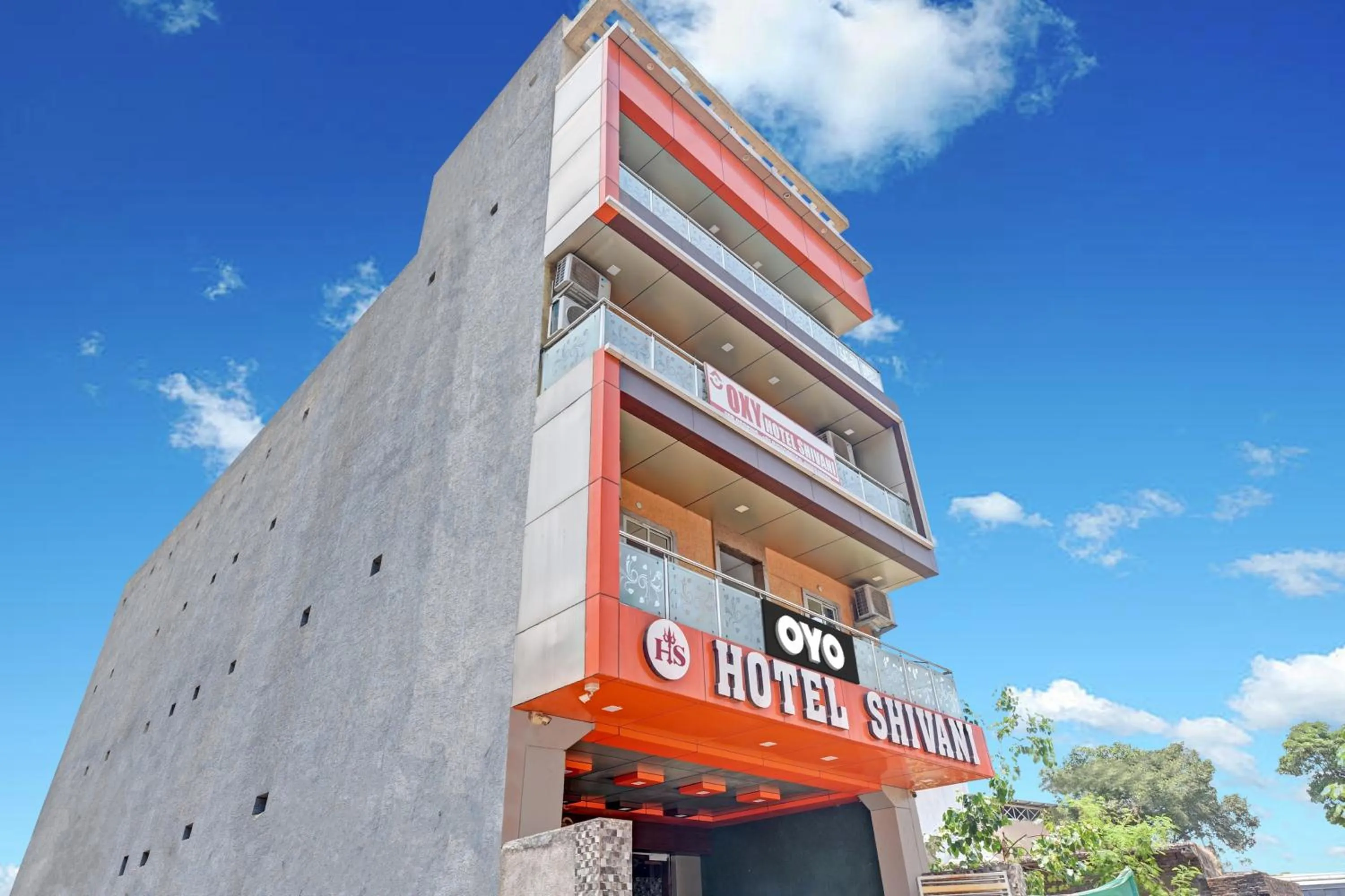 Facade/entrance in Super Hotel O OXY SHIVANI RESIDENCY