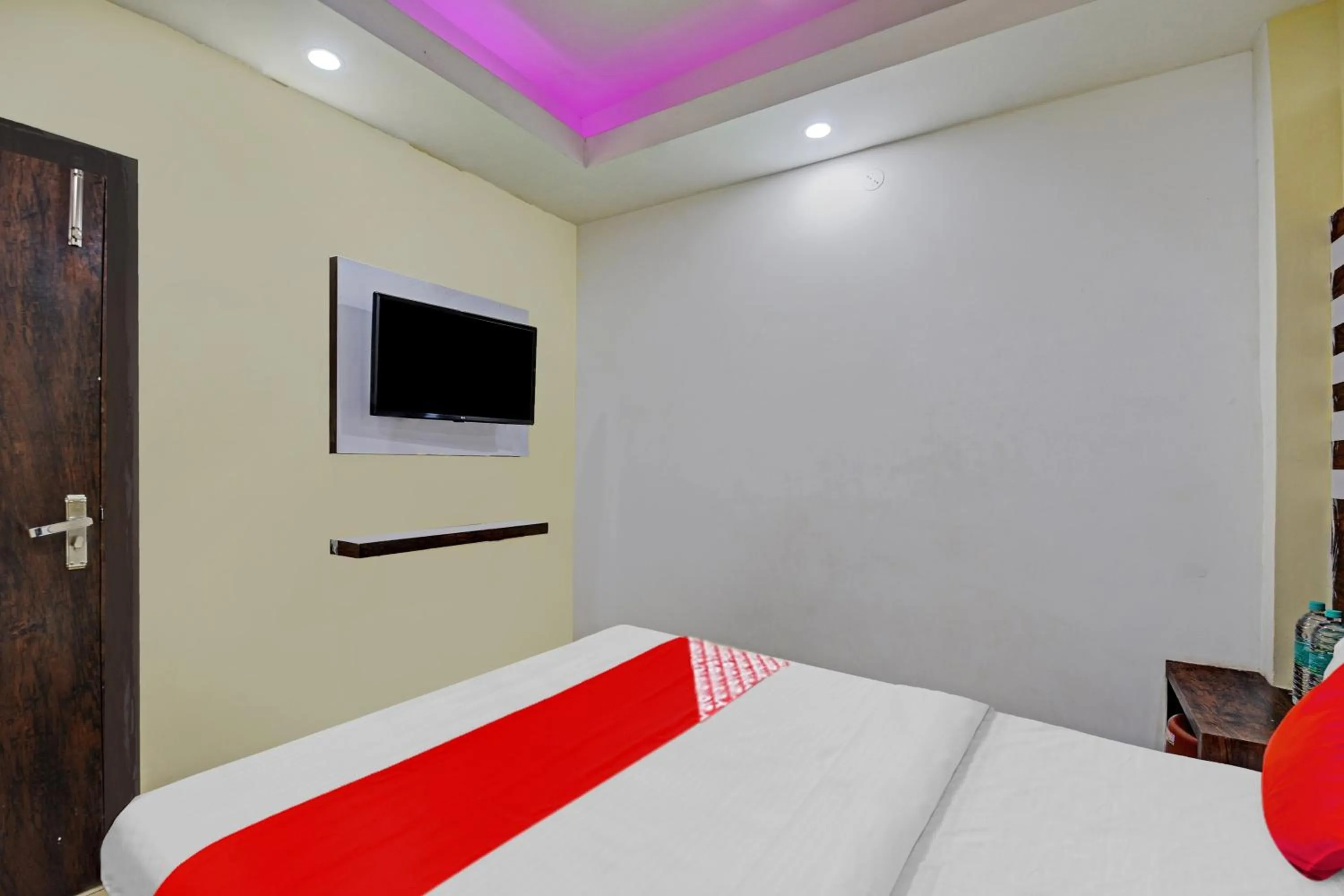 Bedroom, Bed in Super Hotel O OXY SHIVANI RESIDENCY