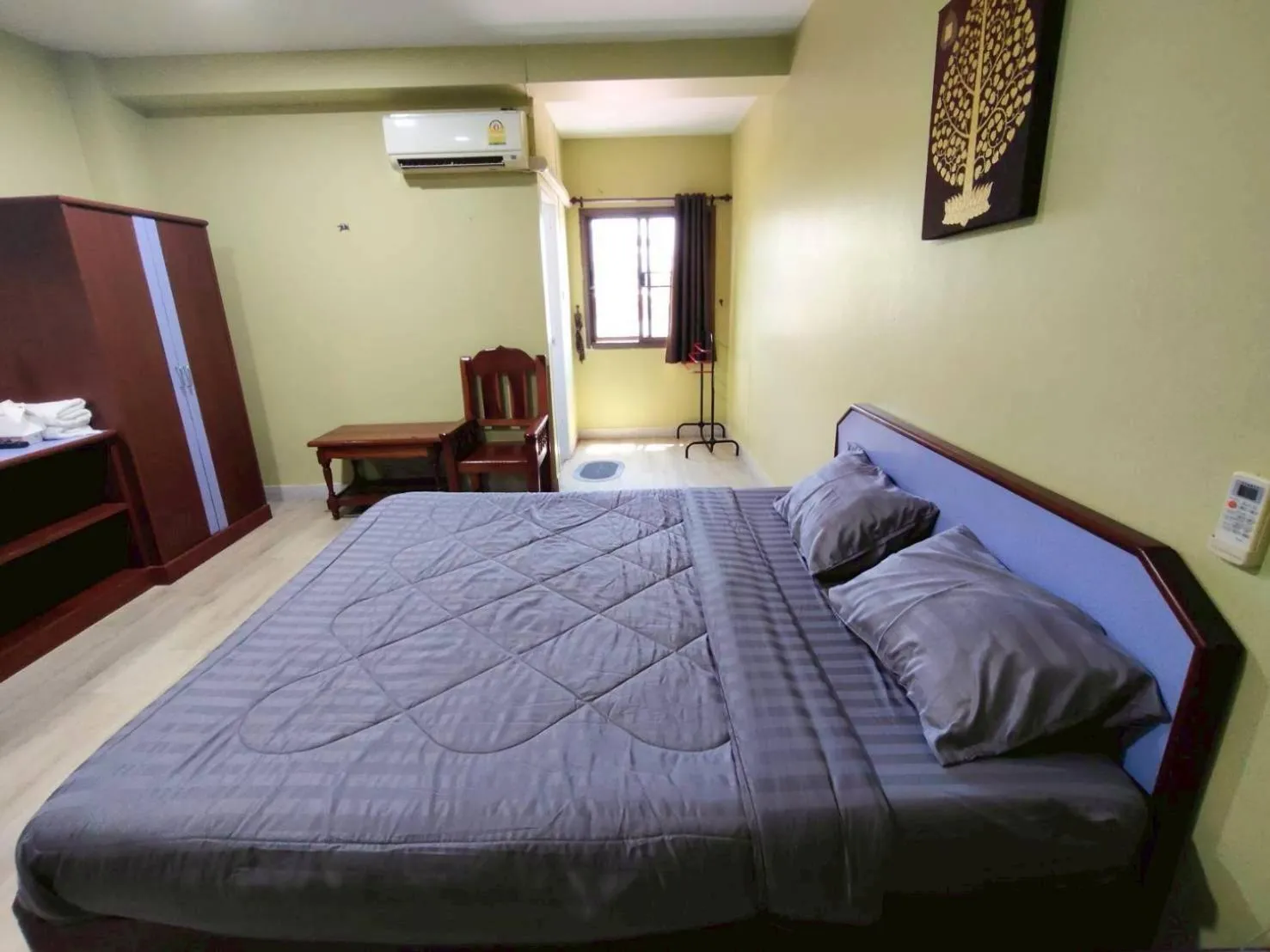 Bed in Metro Residence