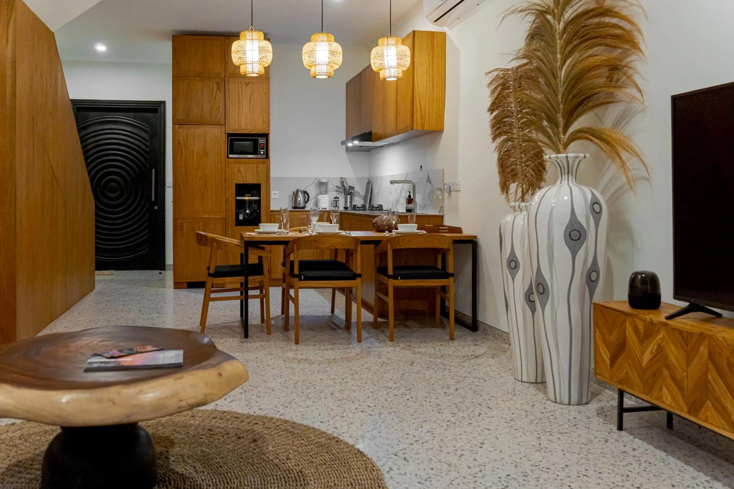 Dining area in Sunny Village Batu Bolong