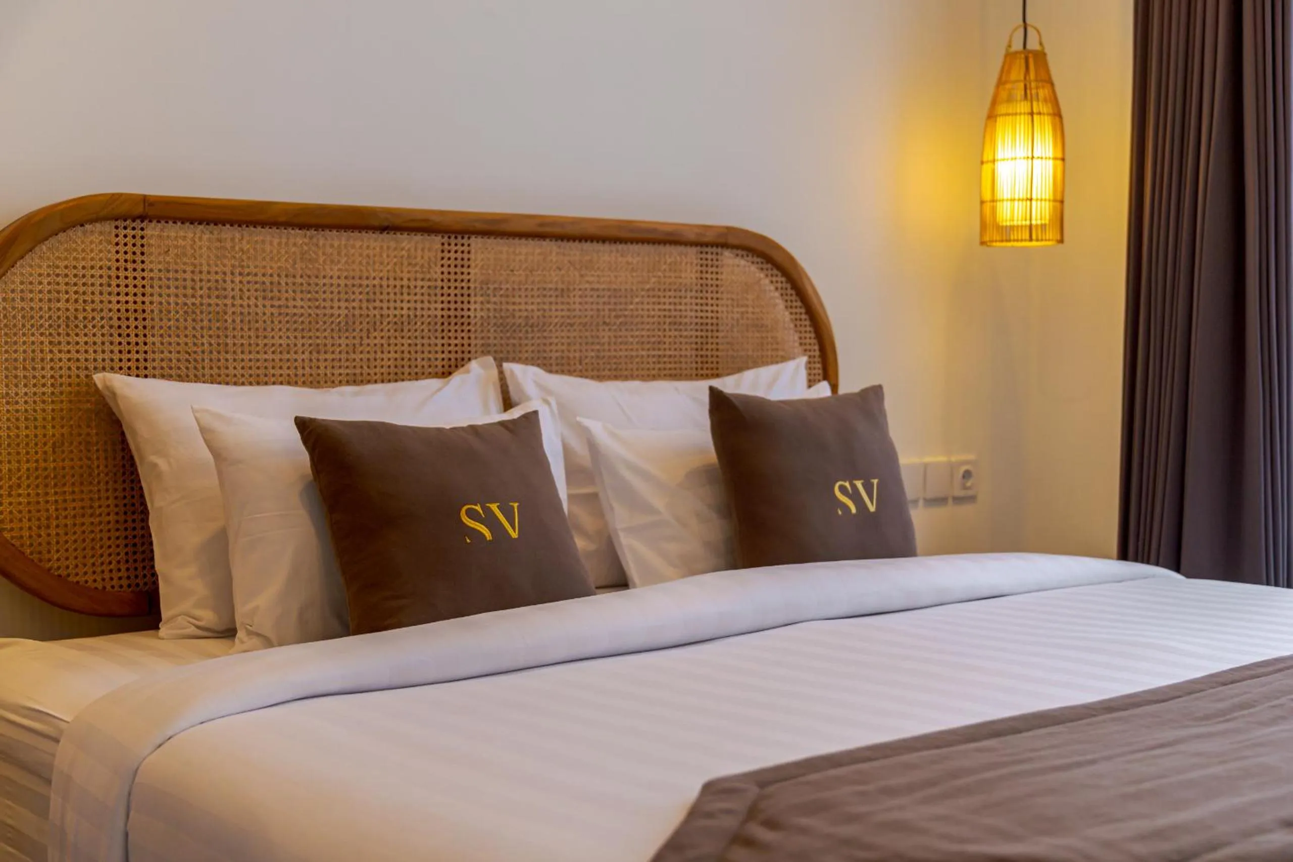 Bed in Sunny Village Batu Bolong