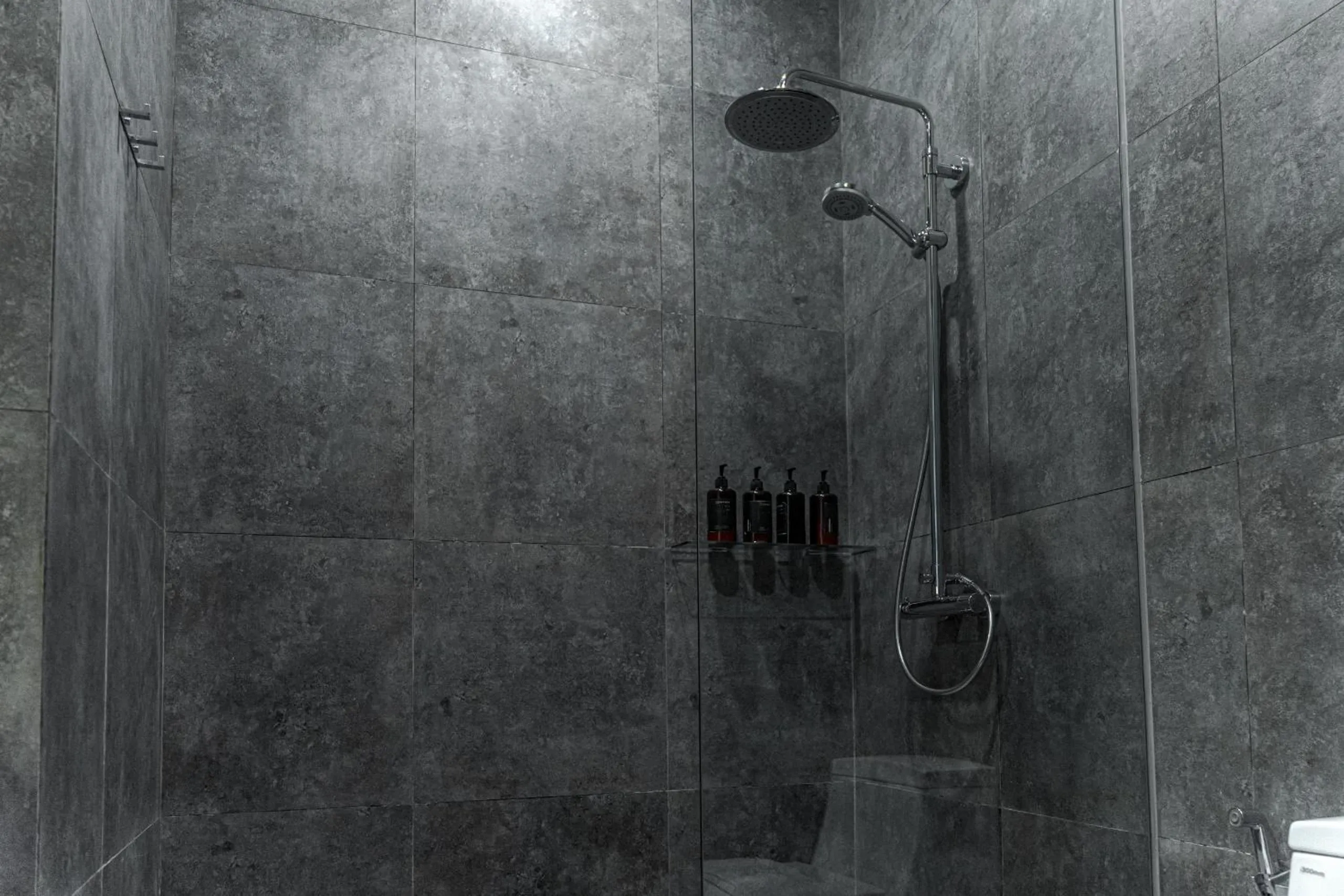 Shower in Sunny Village Batu Bolong