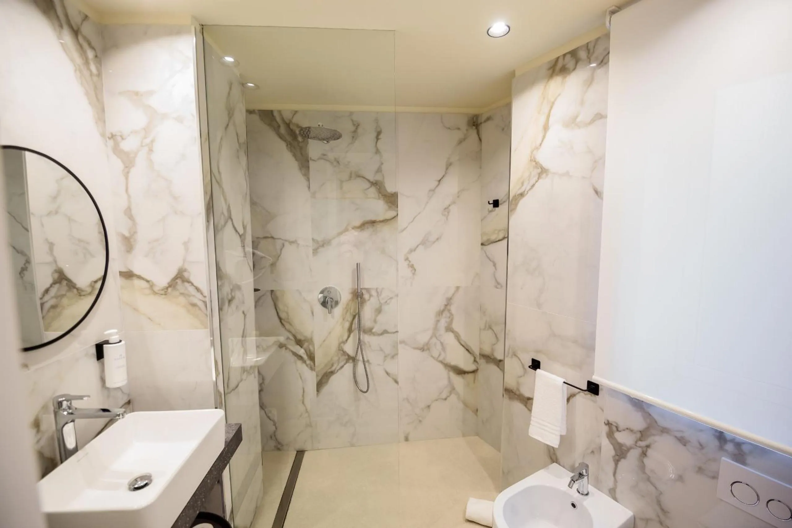 Bathroom in MAZZINI PALACE