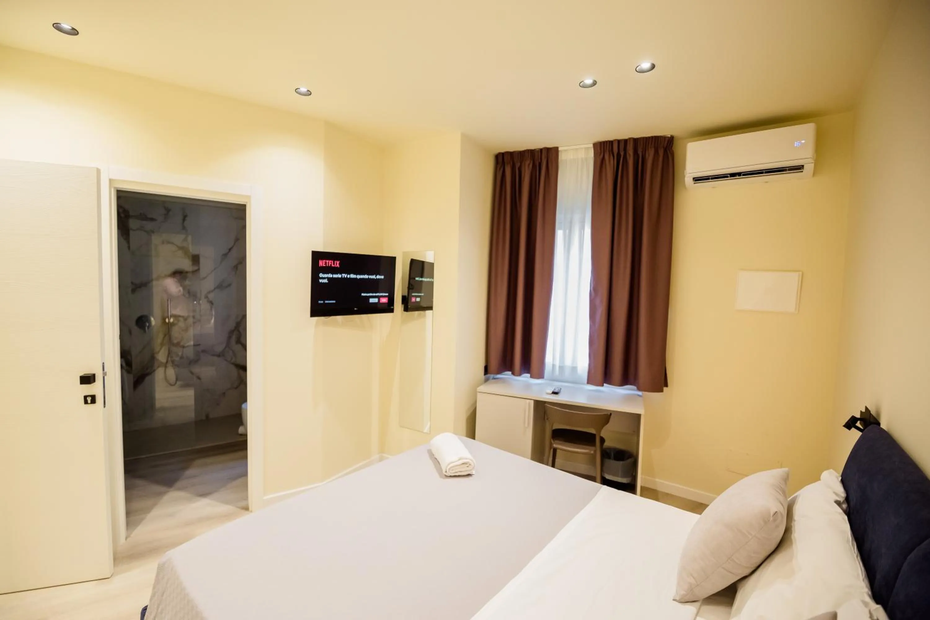 TV and multimedia, Bed in MAZZINI PALACE