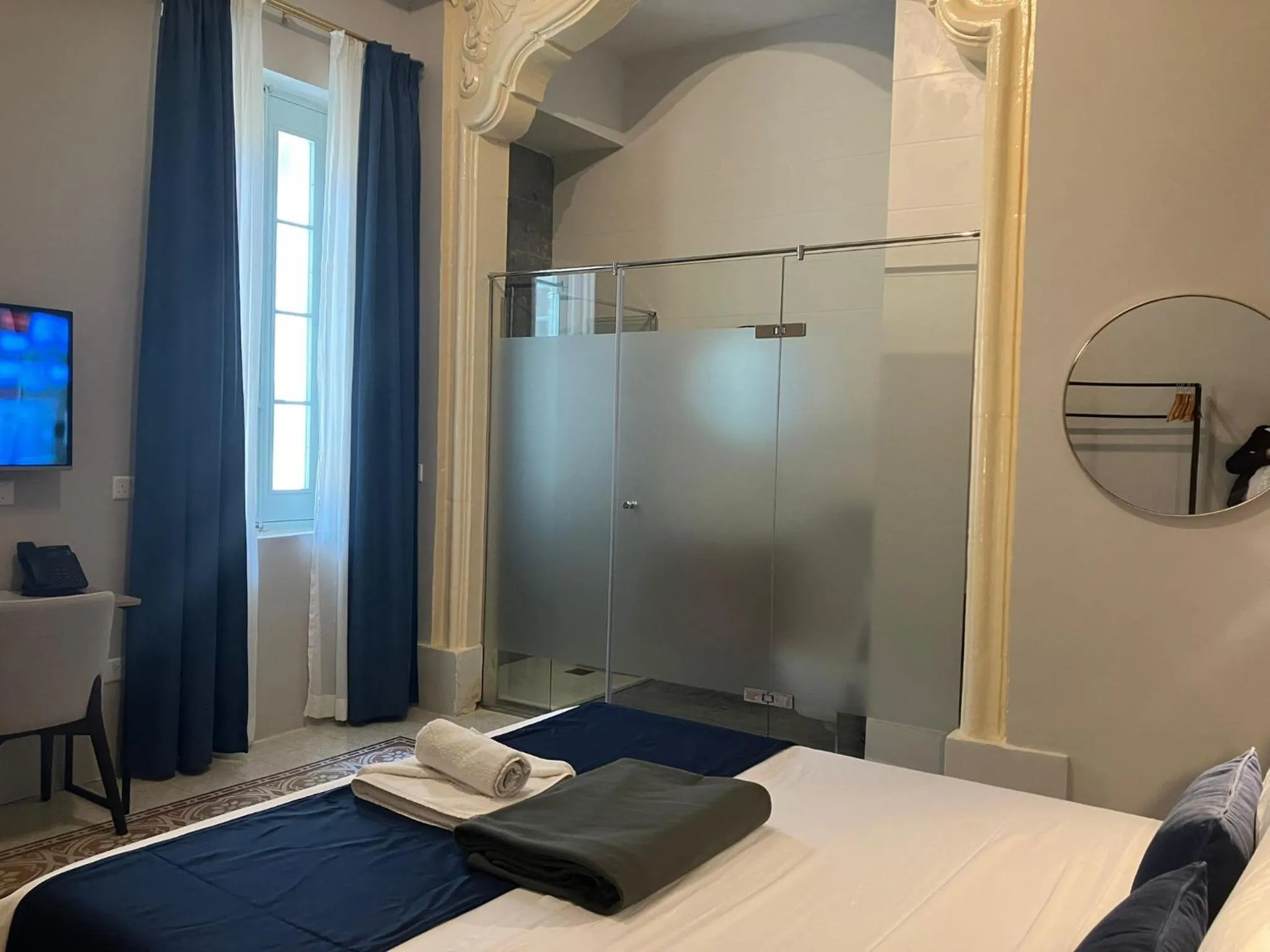 Bedroom, Bed in Mulberry Suites