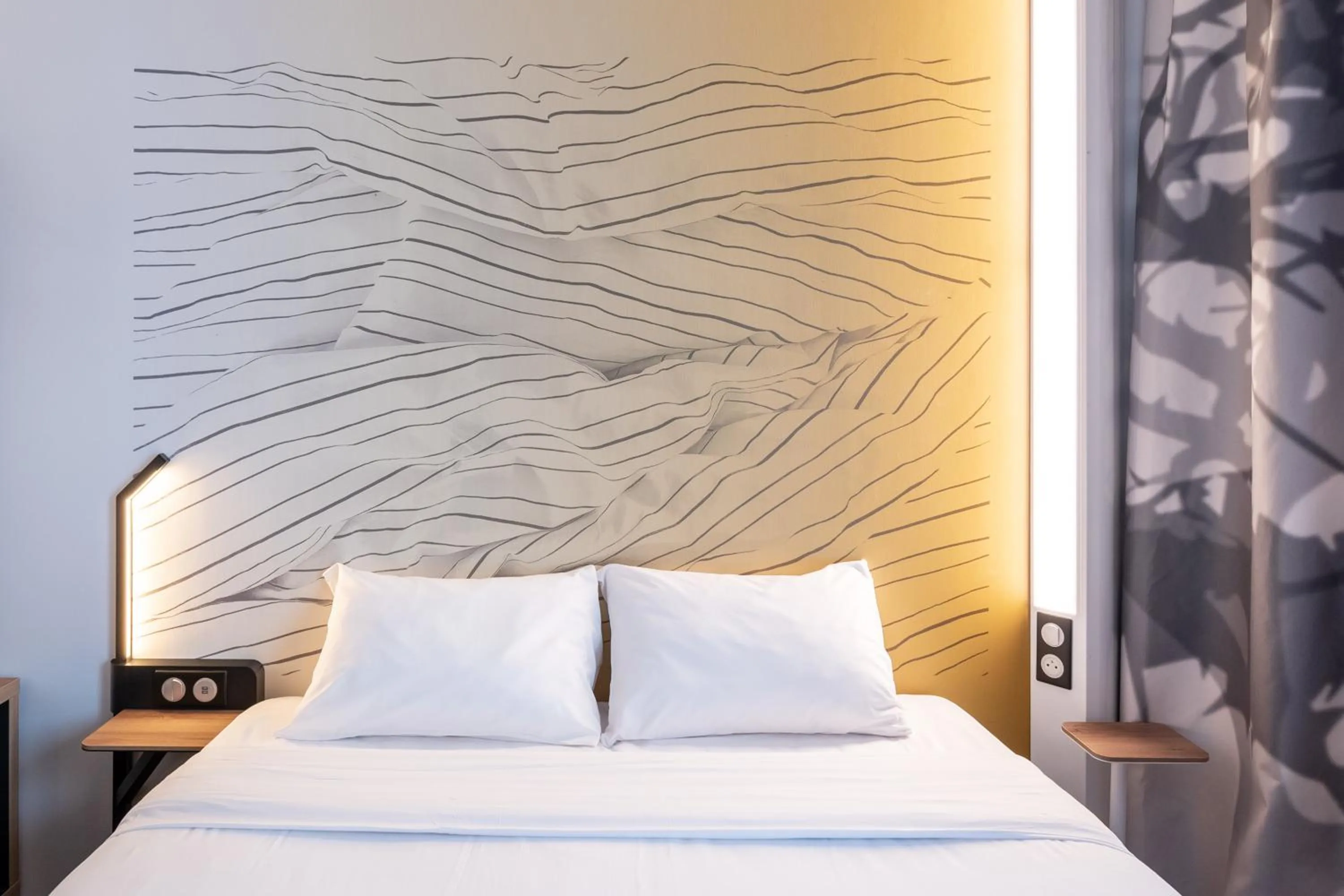 Bedroom, Bed in B&B HOTEL Saintes