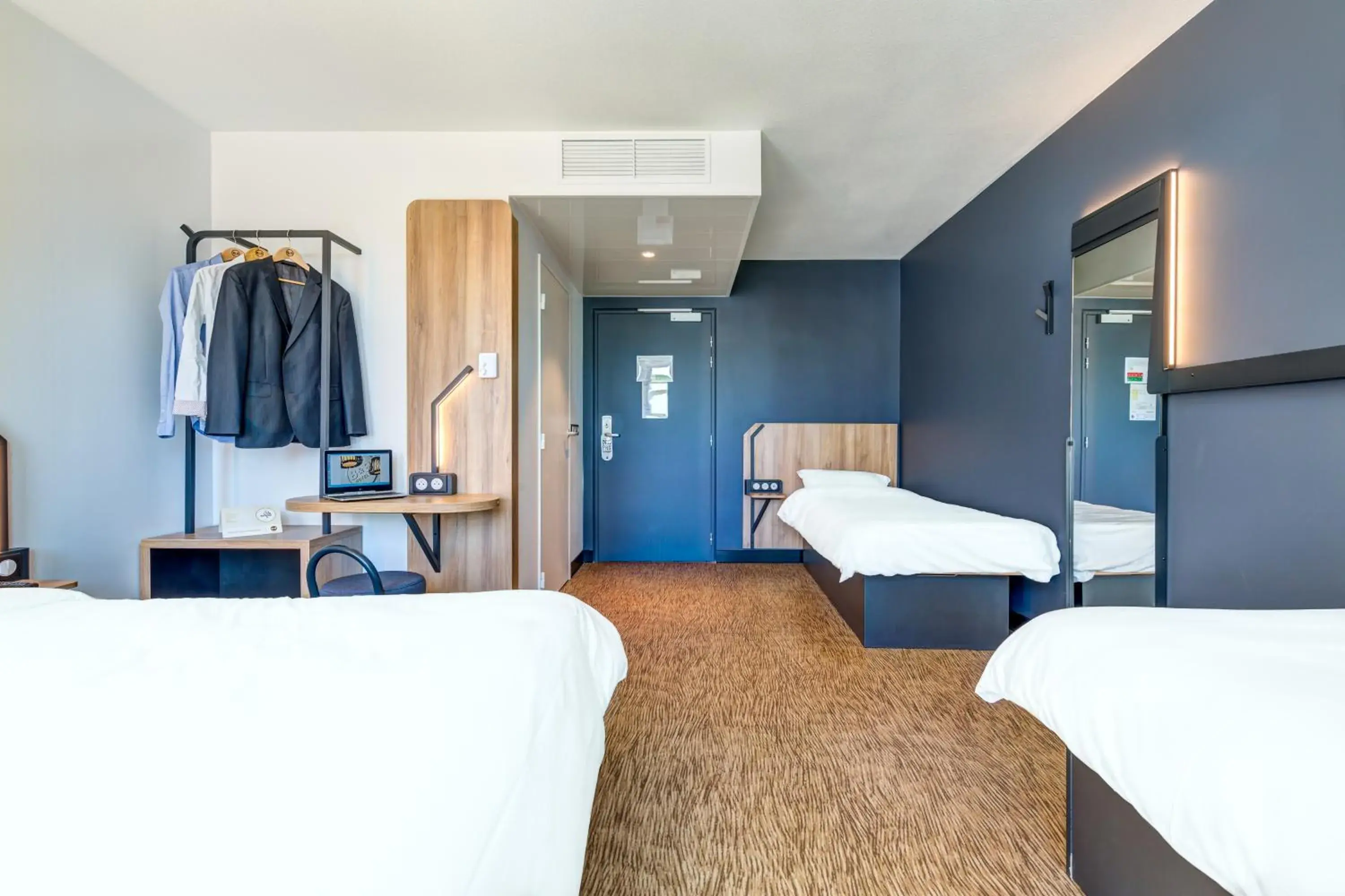 Quadruple Room in B&B HOTEL Saintes Quadruple Room in B&B HOTEL Saintes