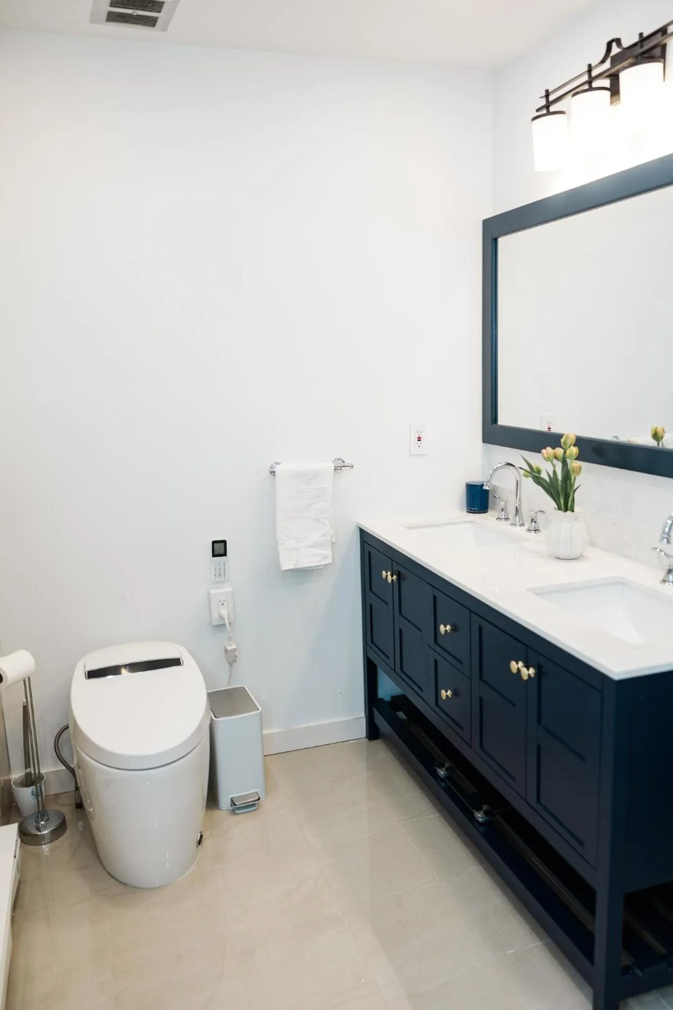 Toilet in Cowry Acres - 11 Acre Enchanted Retreat, Hot Tub