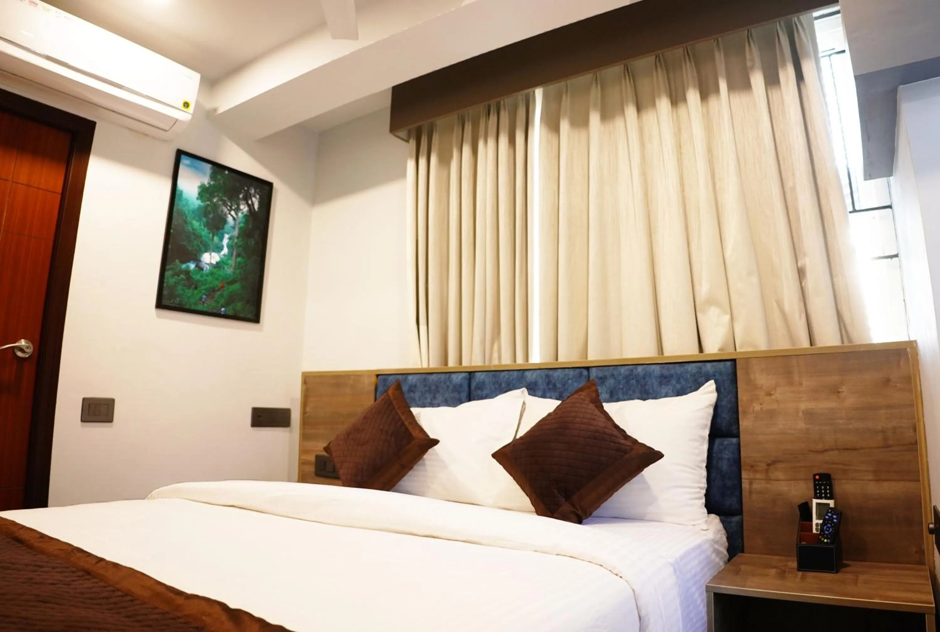 Bed in Dream Hotel - Richmond