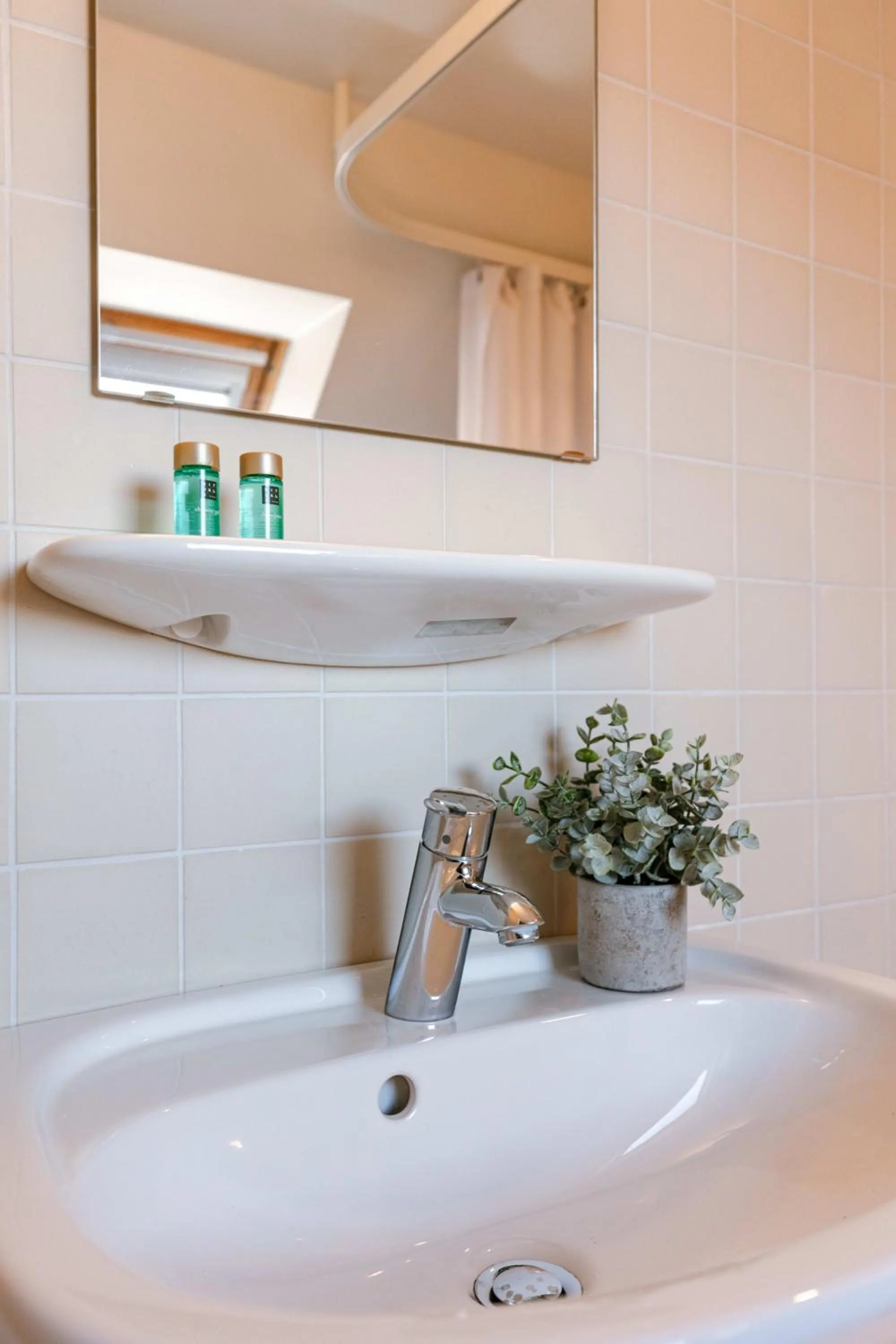 Bathroom in Huswell - Bonrepo Room 105