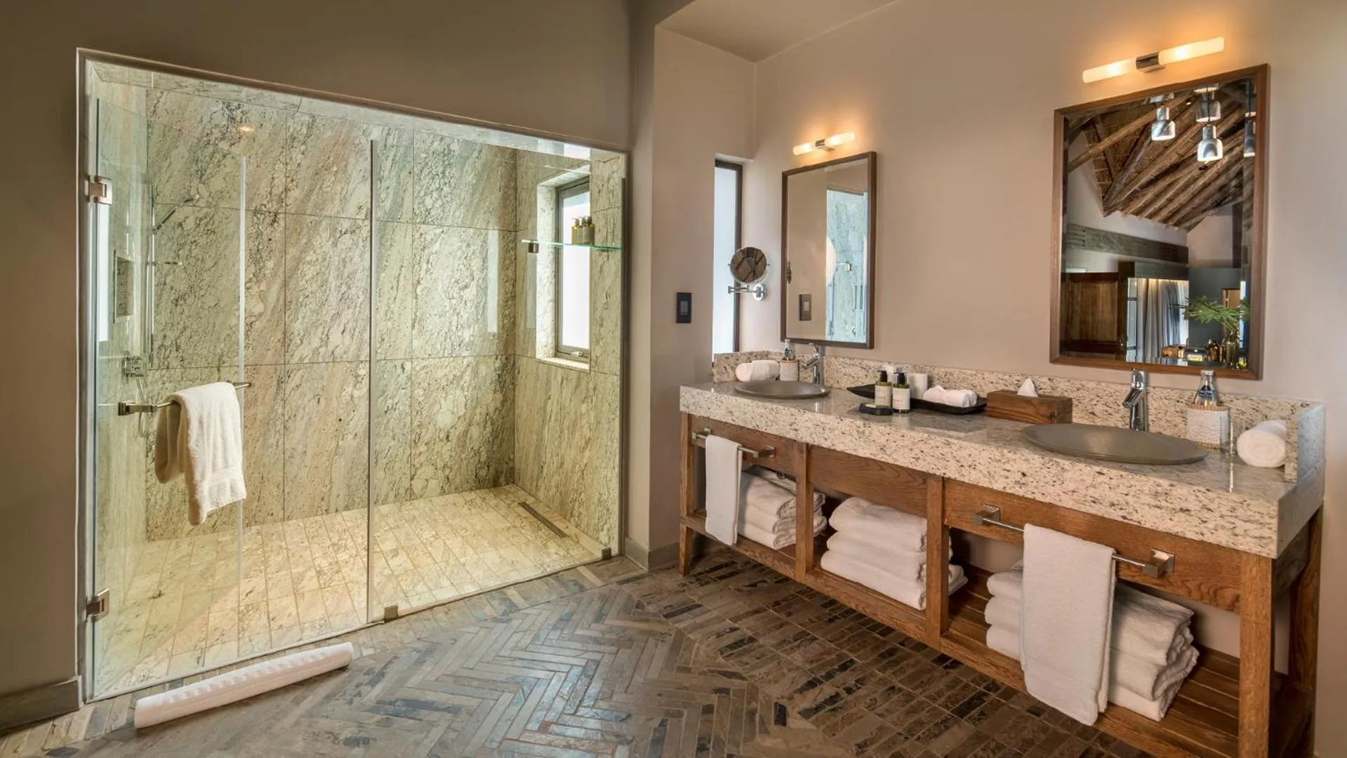 Shower in Babohi at Qwabi Private Game Reserve by NEWMARK