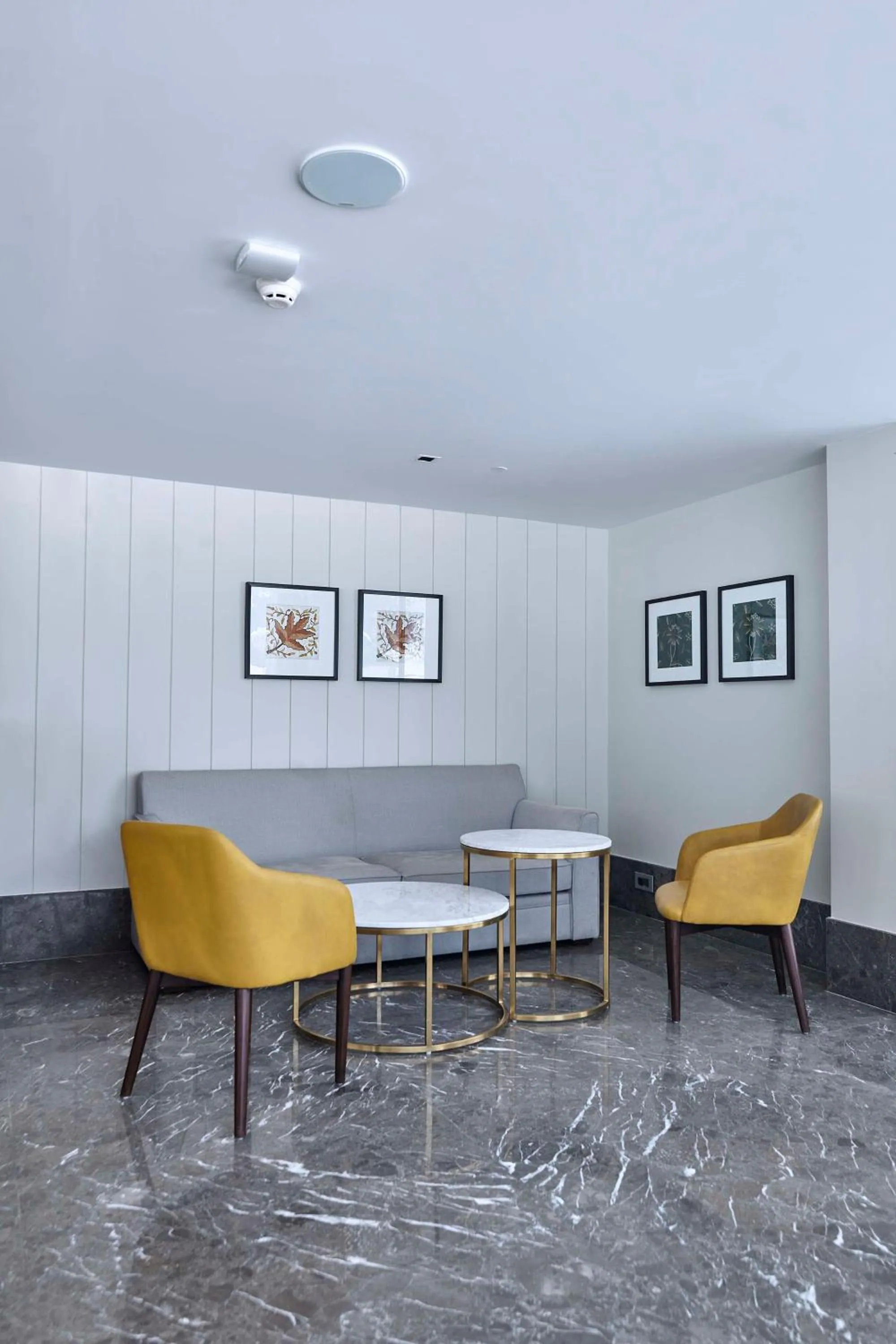 Lobby or reception in Radisson Hotel Sonamarg